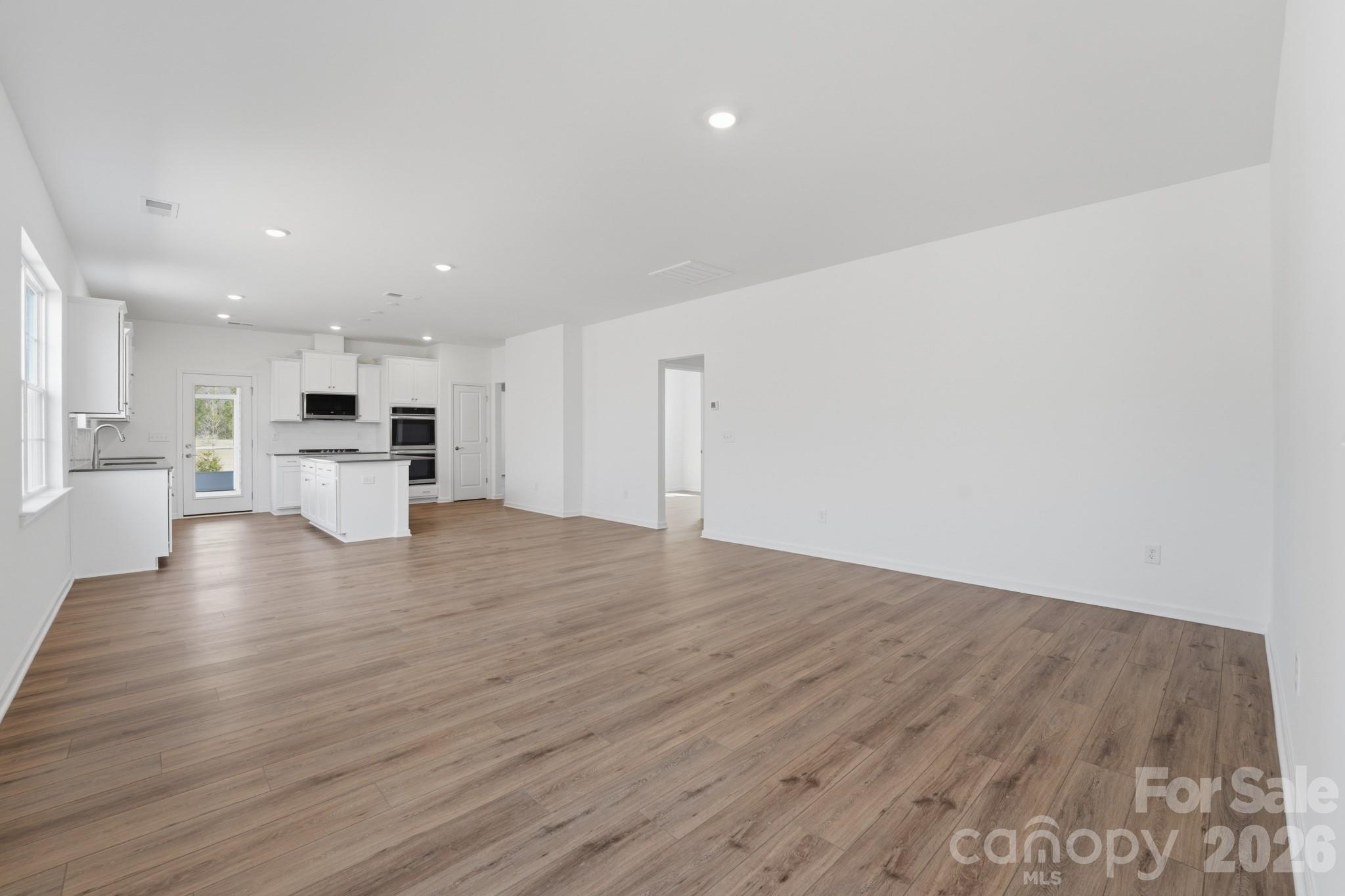 Roselyn - Residential