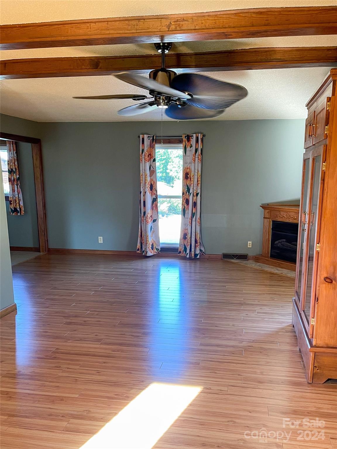 1610 Sierra Road