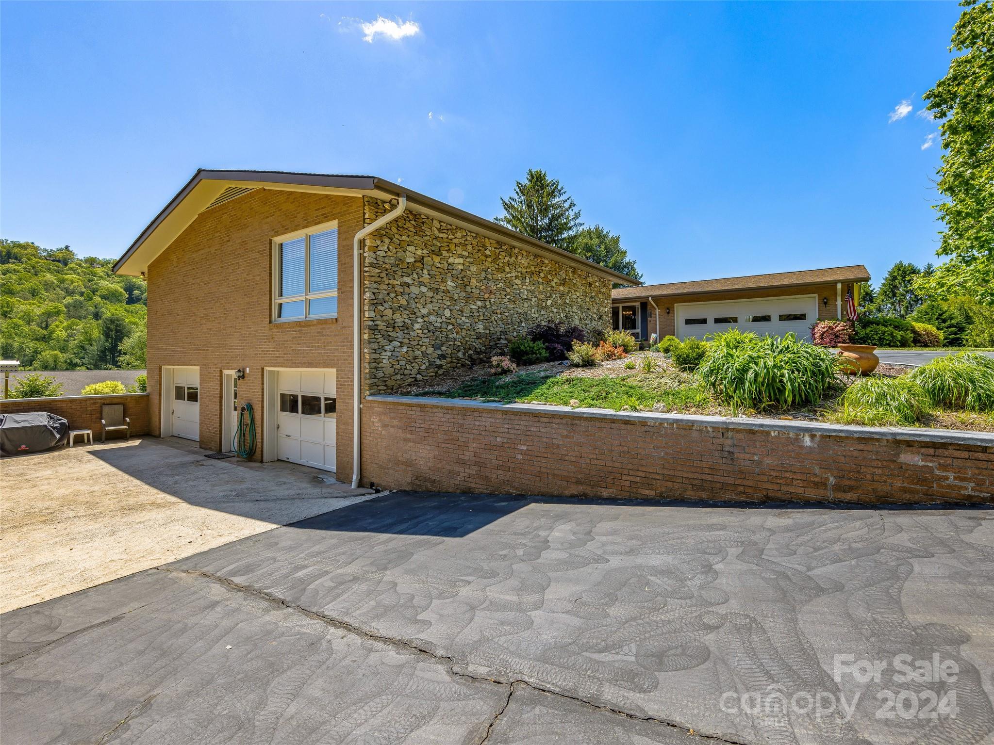 Crooked Creek - Residential