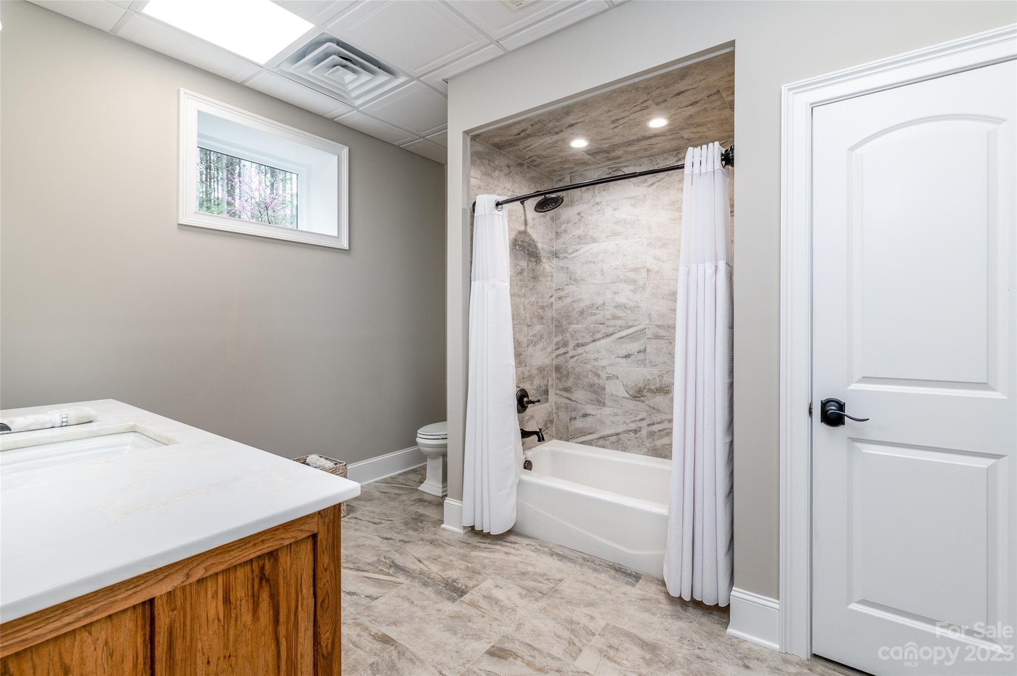 Paradise Harbor - Residential