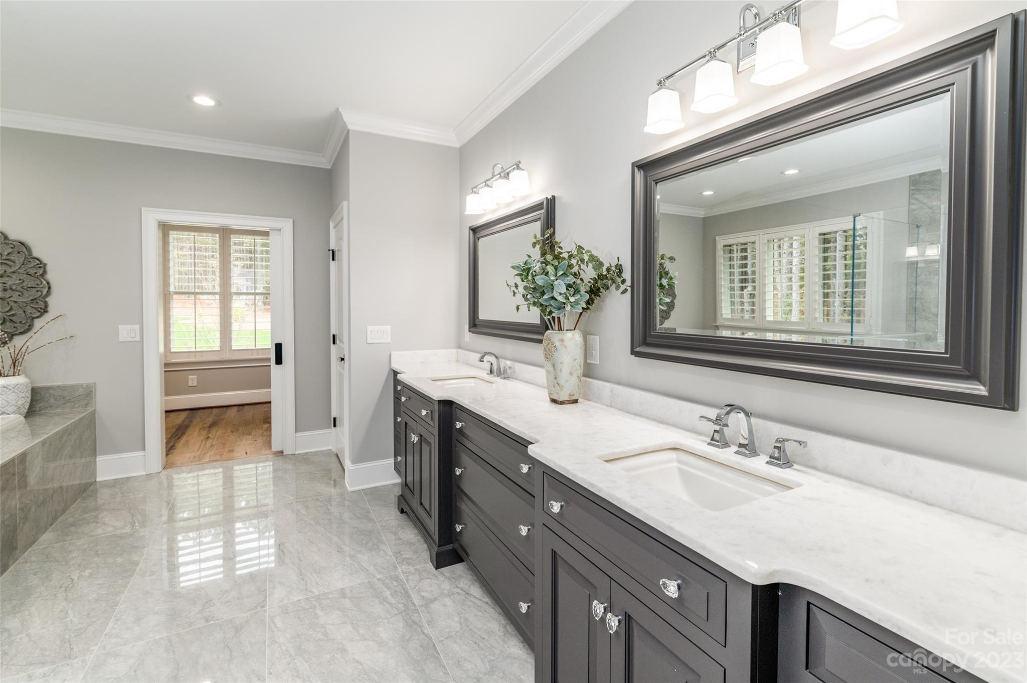 Paradise Harbor - Residential