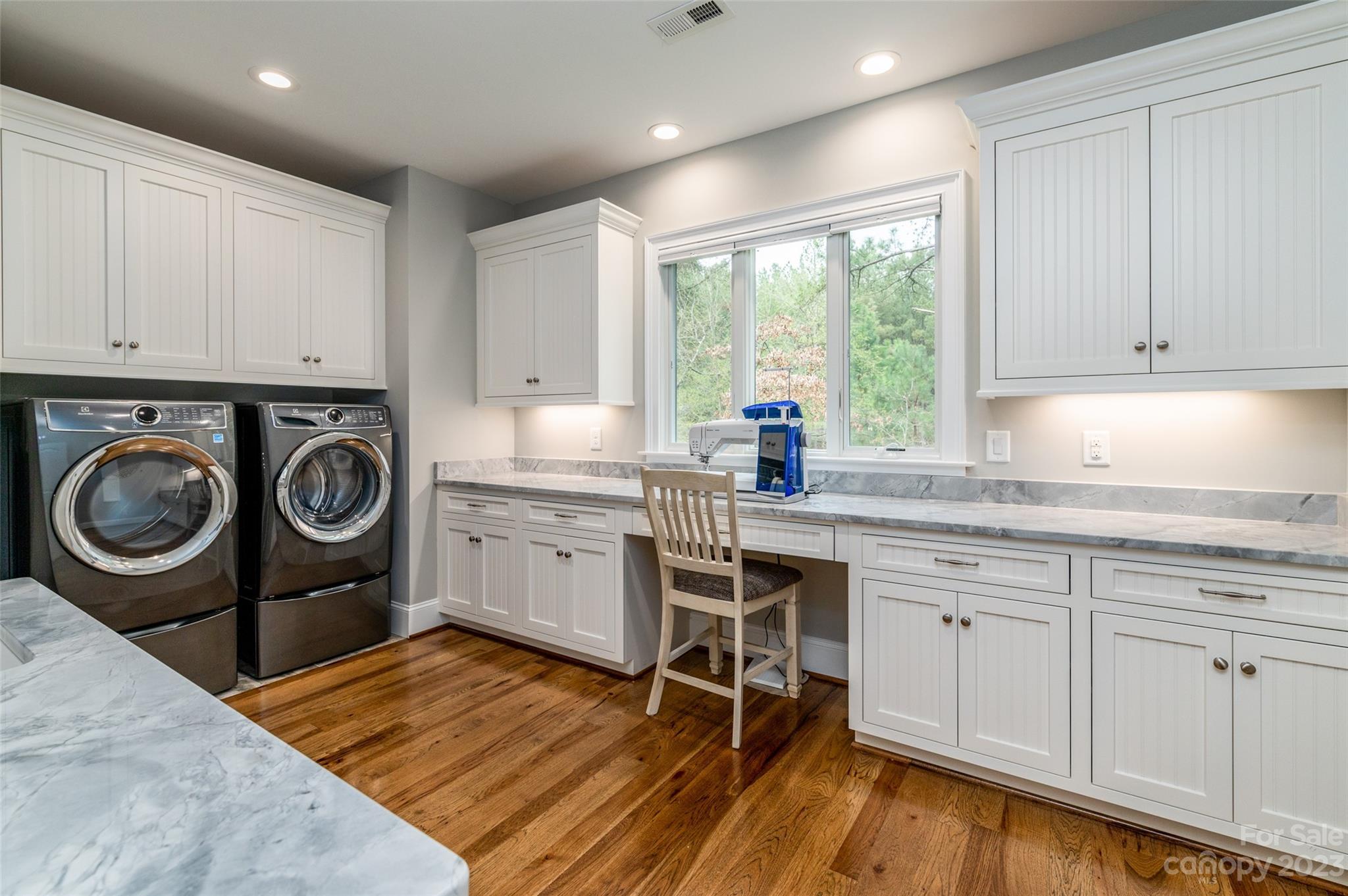 Paradise Harbor - Residential