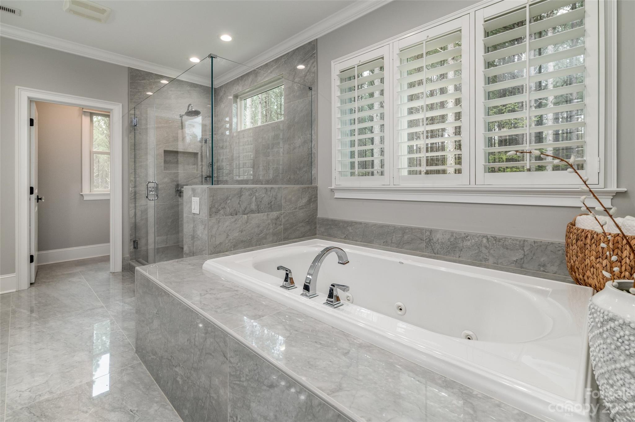 Paradise Harbor - Residential