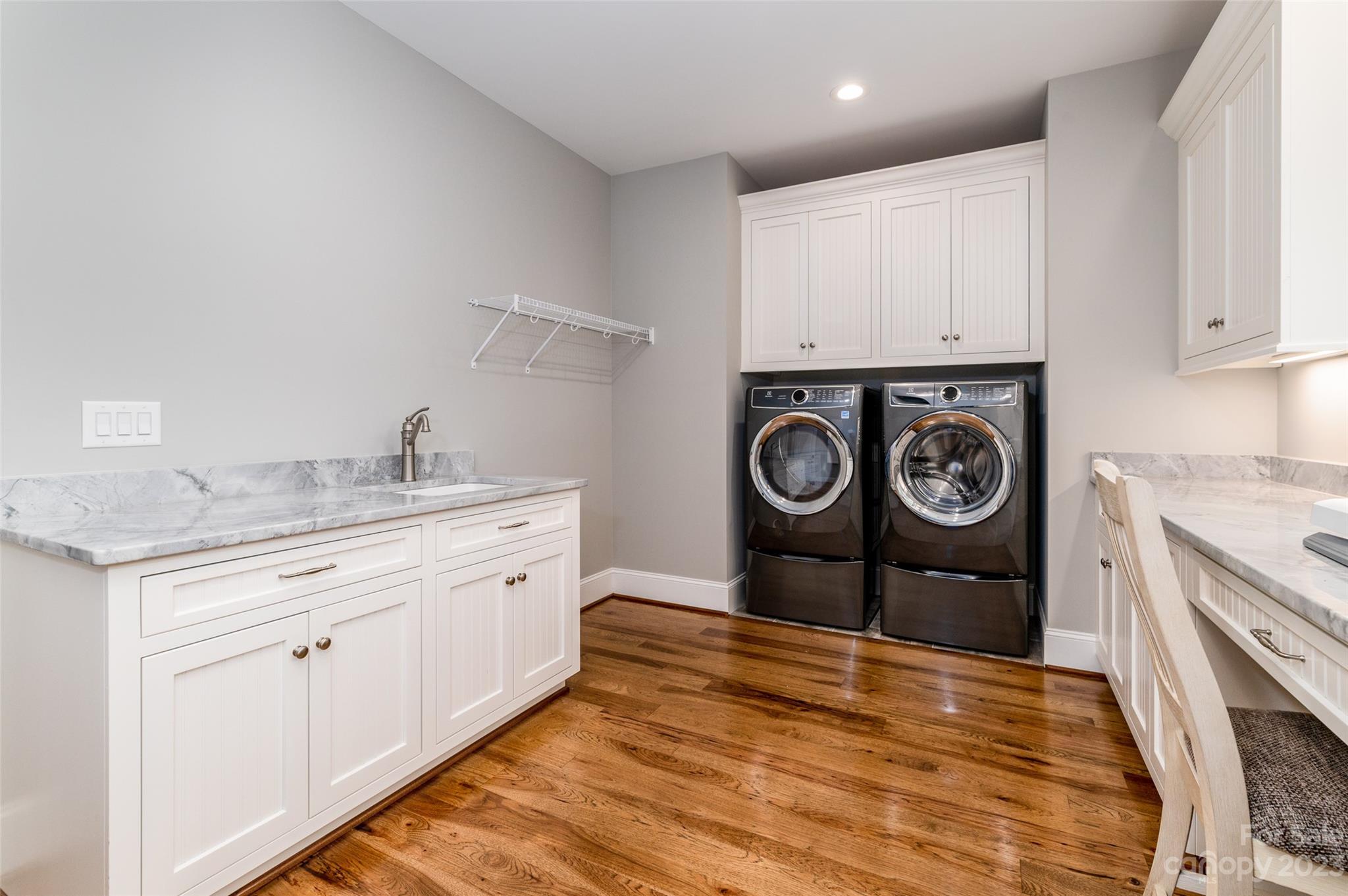 Paradise Harbor - Residential