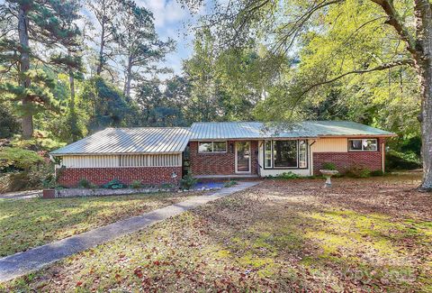 Photo of 810 Demingwood Street, Wadesboro, NC 28170 (MLS # 4309408)