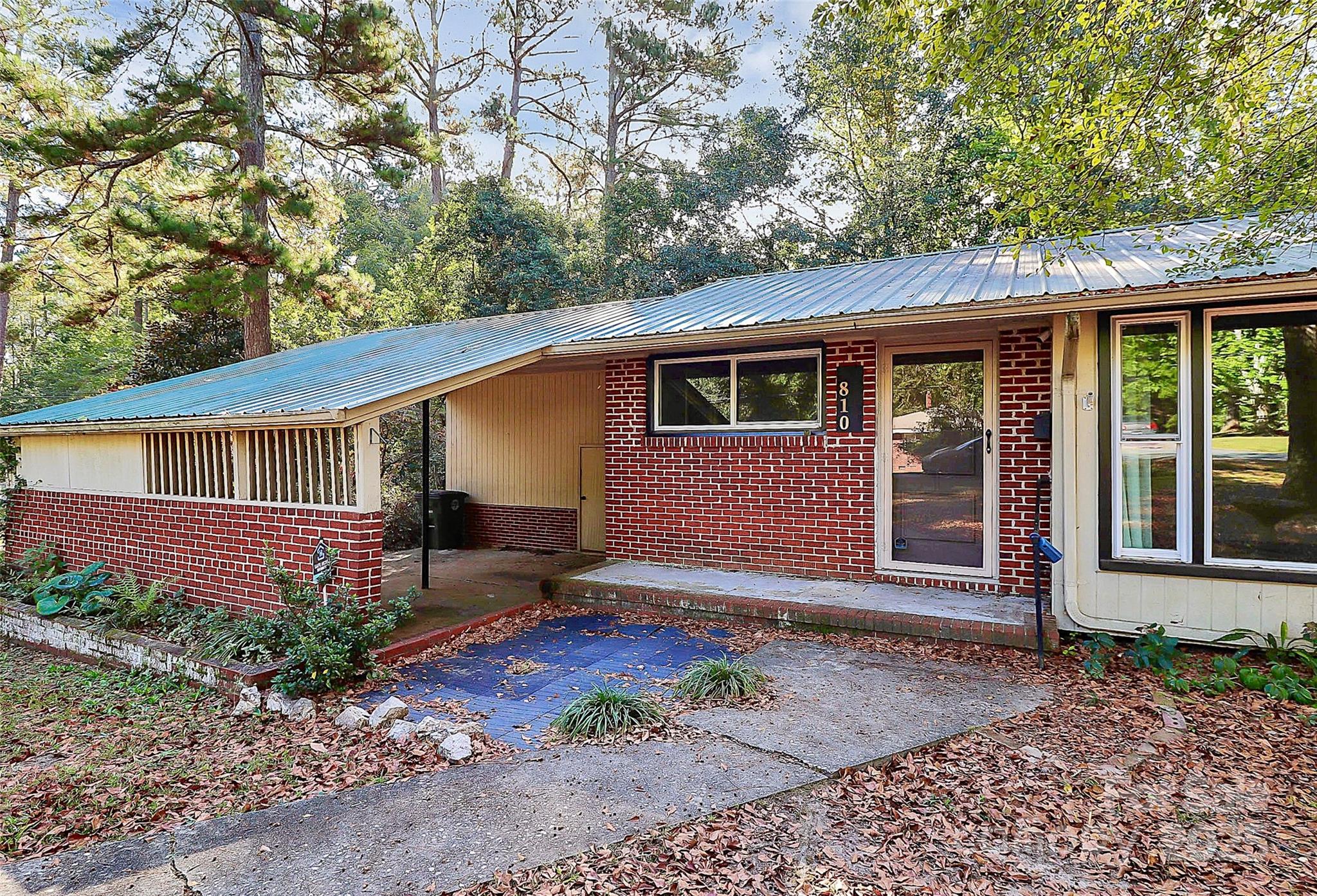 810 Demingwood Street