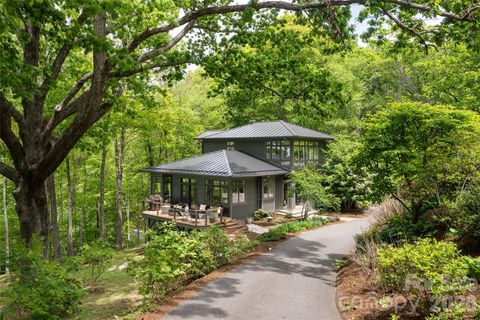 15 Hunters Way Asheville NC 28804