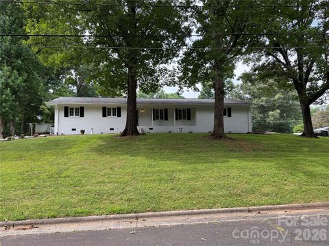 Photo of 803 E 24th Street, Newton, NC 28658 (MLS # 4392856)