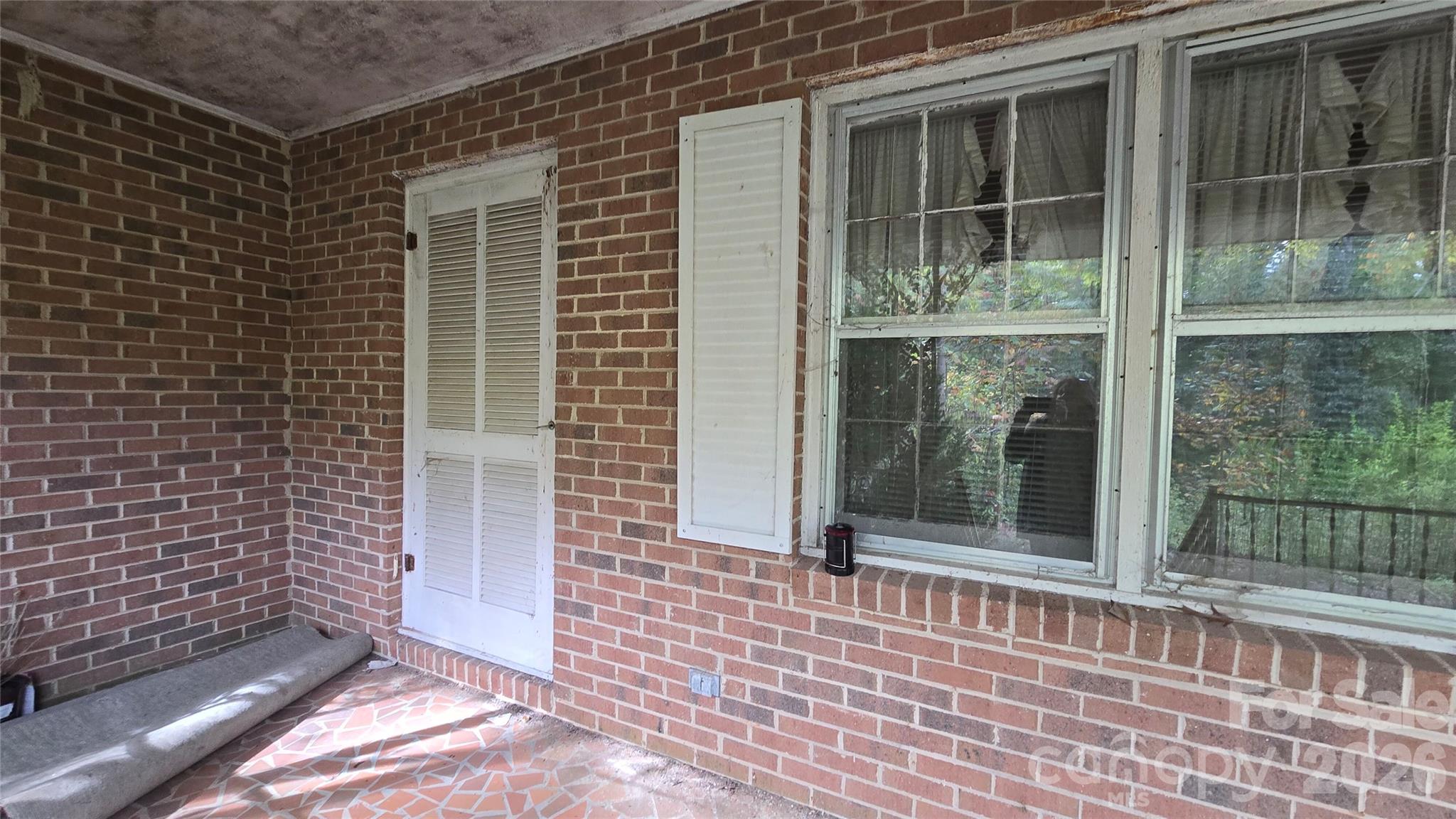 330 Brook Circle