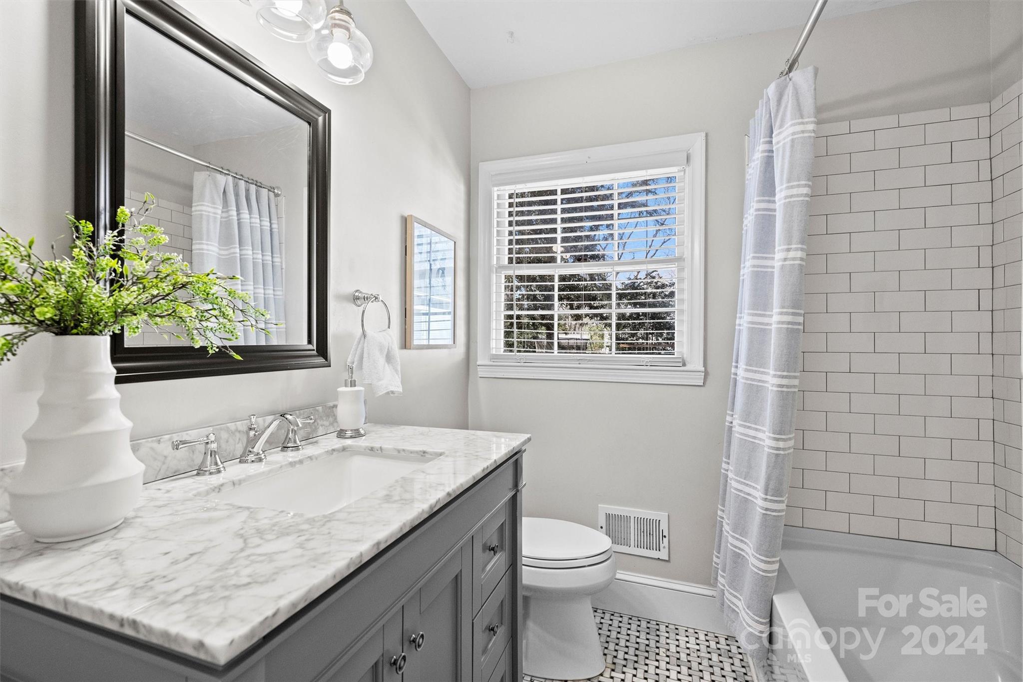 Lansdowne - Residential