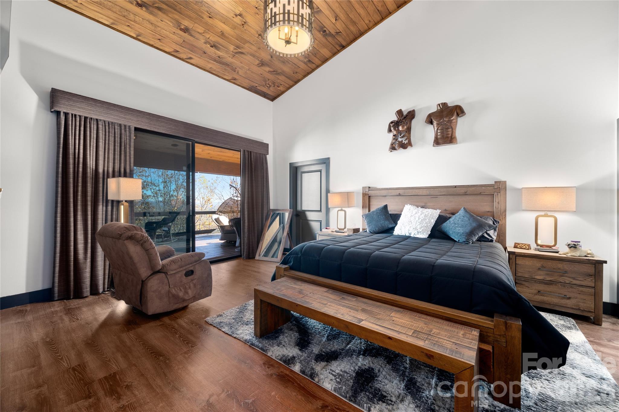 Crest Mountain - Residential