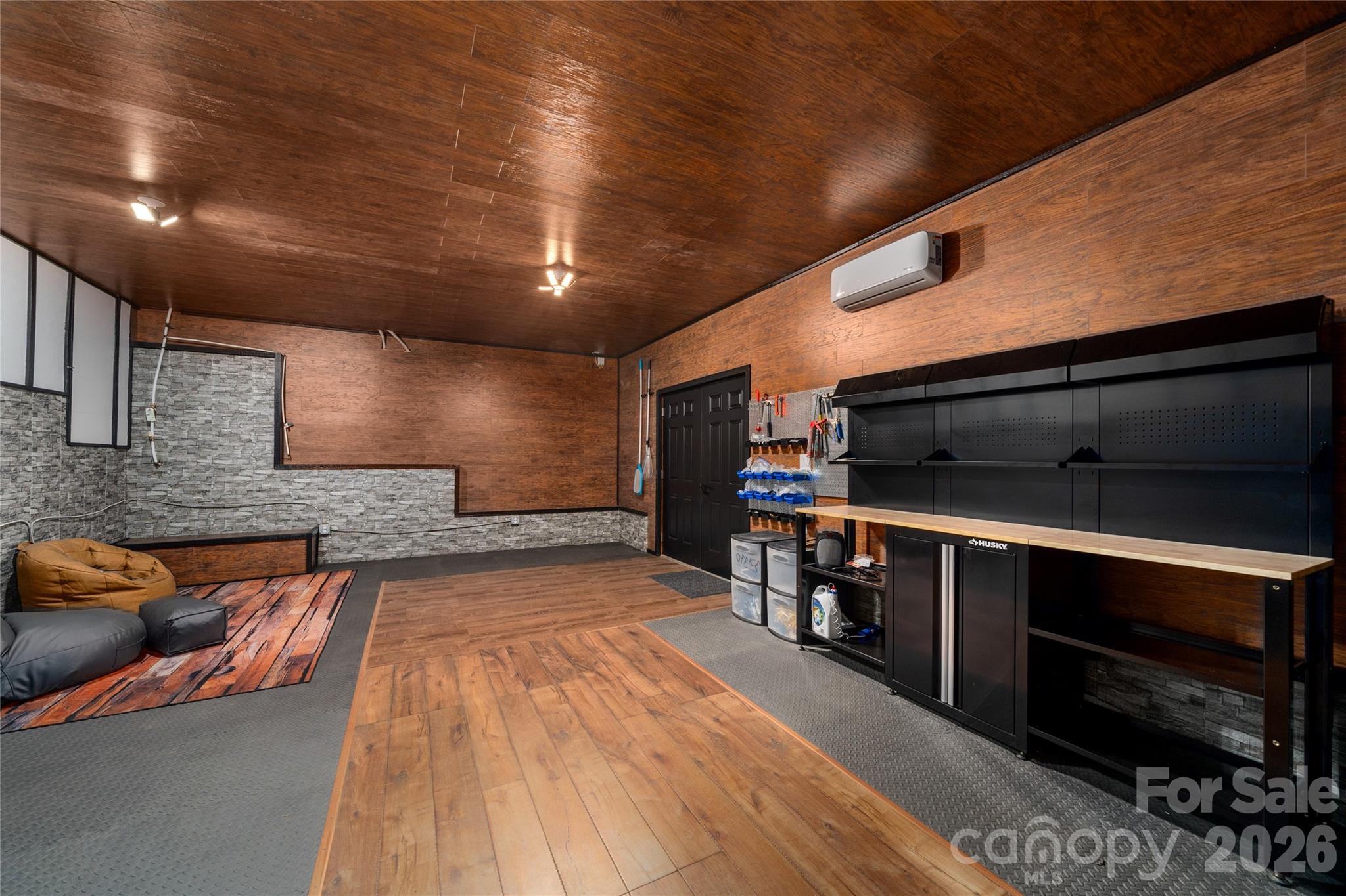 Crest Mountain - Residential