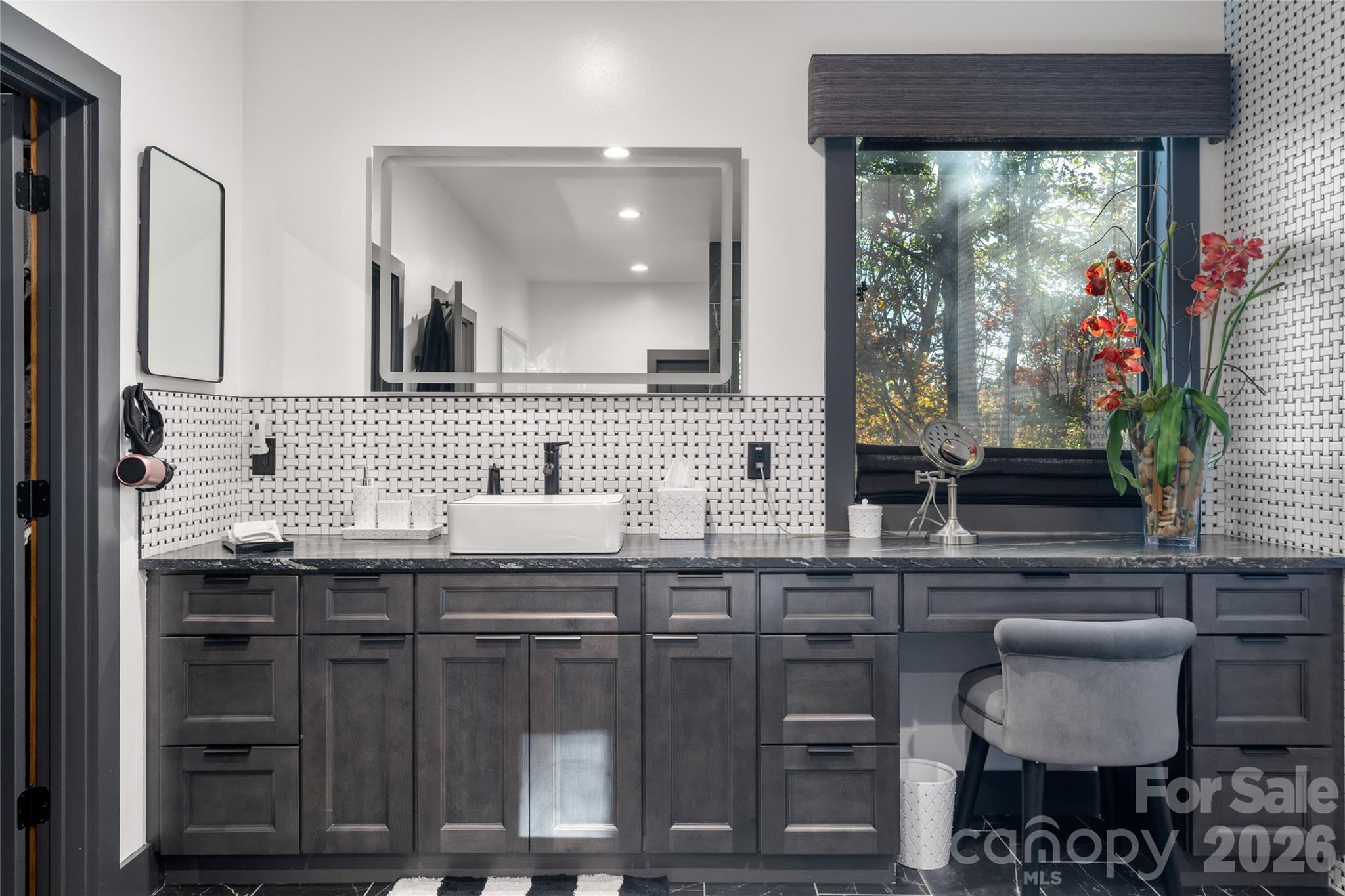 Crest Mountain - Residential