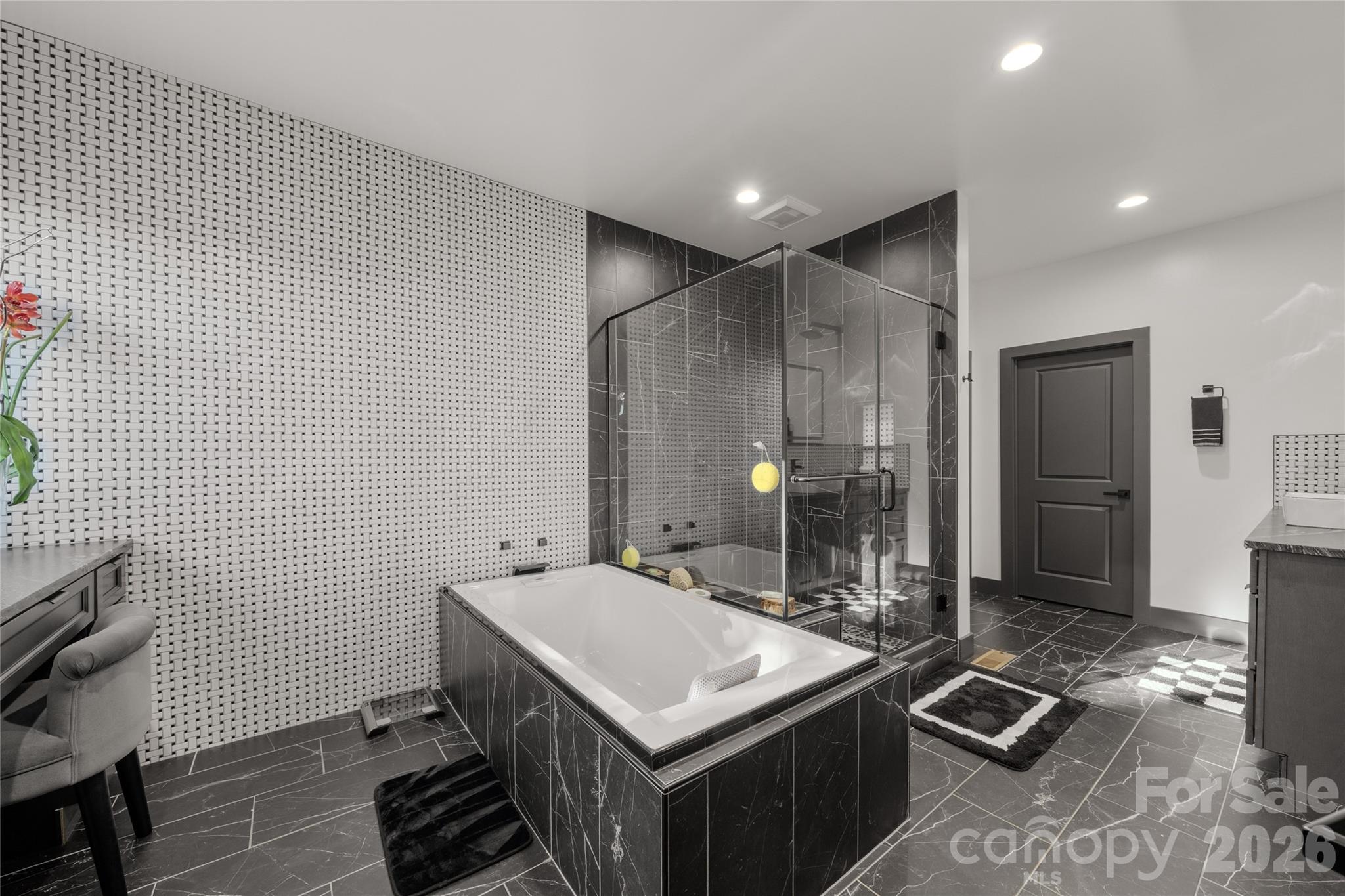 Crest Mountain - Residential