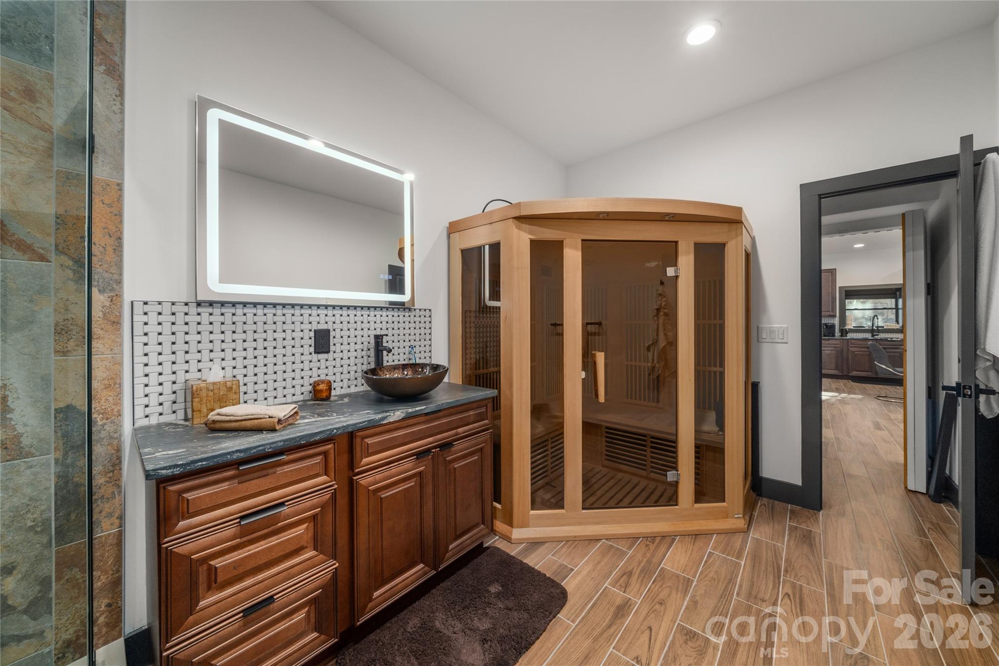 Crest Mountain - Residential