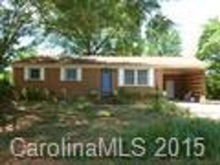 Very nice all brick ranch home, 2 bedrooms can be made into 3 bedroom with minimal cost. Large family room has gas logs opens to the front of the home. Kitchen dining combination with lots of space. Kitchen has cook top, wall oven, and refrigerator. Bedrooms are good size the master has a half bath with a full bath in the hall. Beautiful hardwoods. The home sets on a double lot truly is a gardeners paradise many flowers and plants.