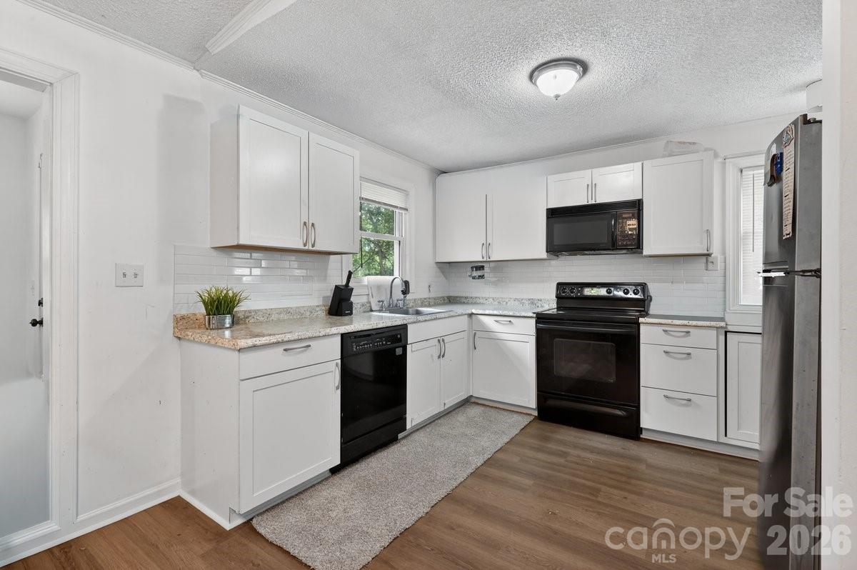 7811 Heatherdale Court