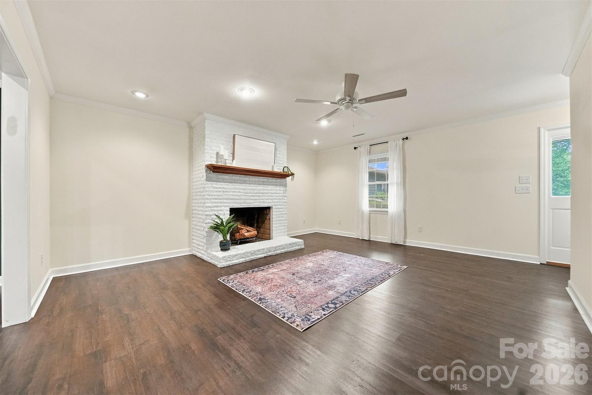 414 4th Avenue NE
