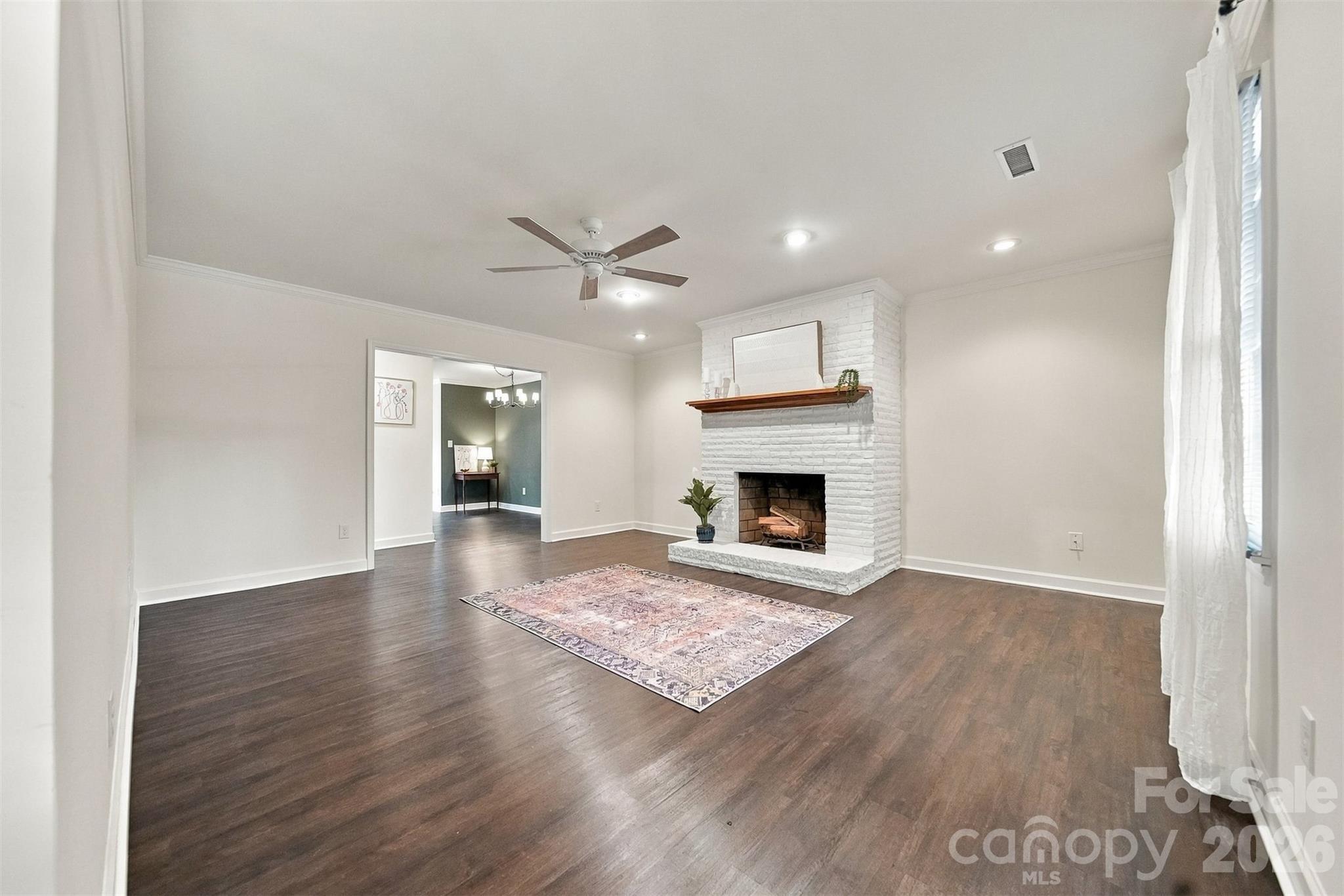 414 4th Avenue NE
