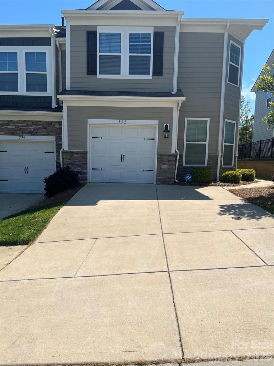 Discover this beautifully updated townhome in the highly sought-after Ivy Ridge community of Lake Wylie. Recently renovated and featuring brand-new appliances, this home blends modern comfort with effortless style.
With three spacious bedrooms and two and a half baths, there’s plenty of room to relax and unwind. An additional flex room offers the perfect space for a home office, study, or cozy computer room—whatever fits your lifestyle.
Set in a desirable neighborhood known for its charm and convenience, this townhome is ready for you to move in and enjoy.