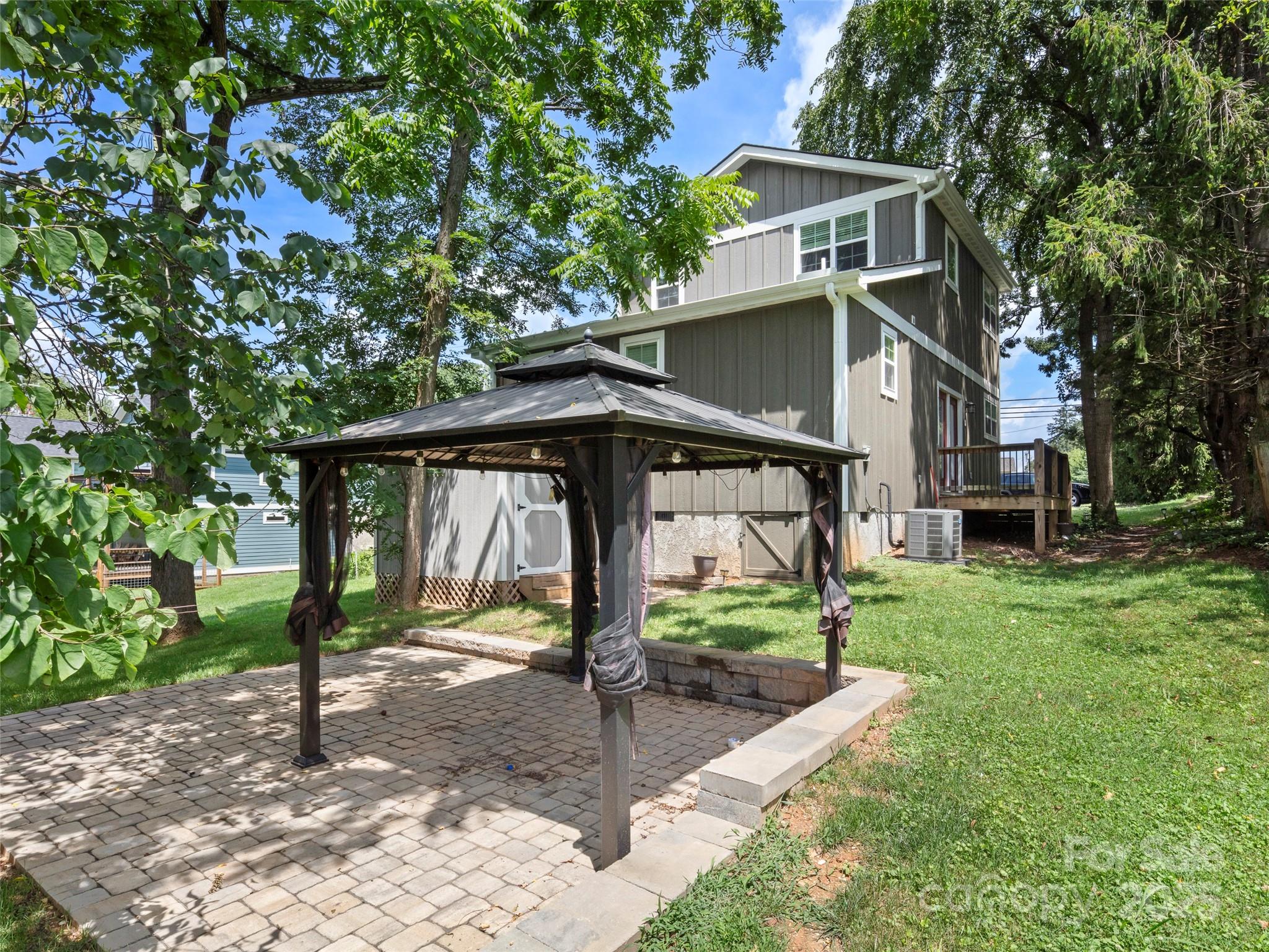 862 Sand Hill Road