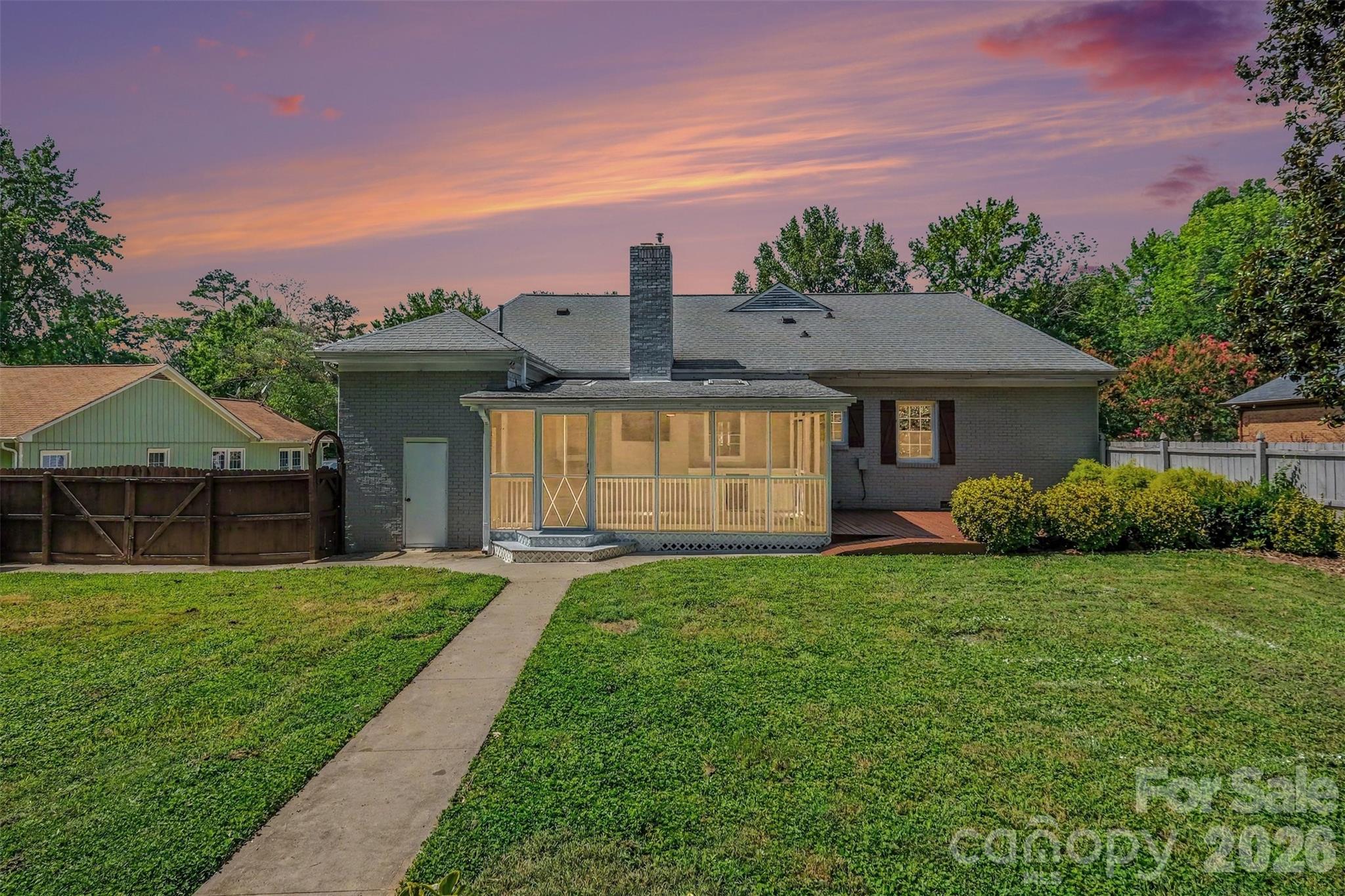 5734 Faulconbridge Road