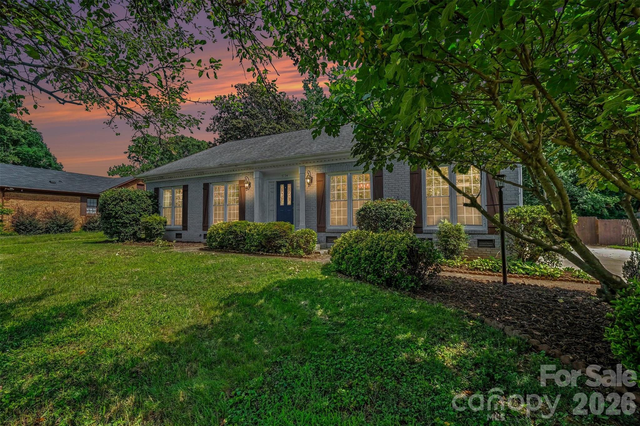 5734 Faulconbridge Road