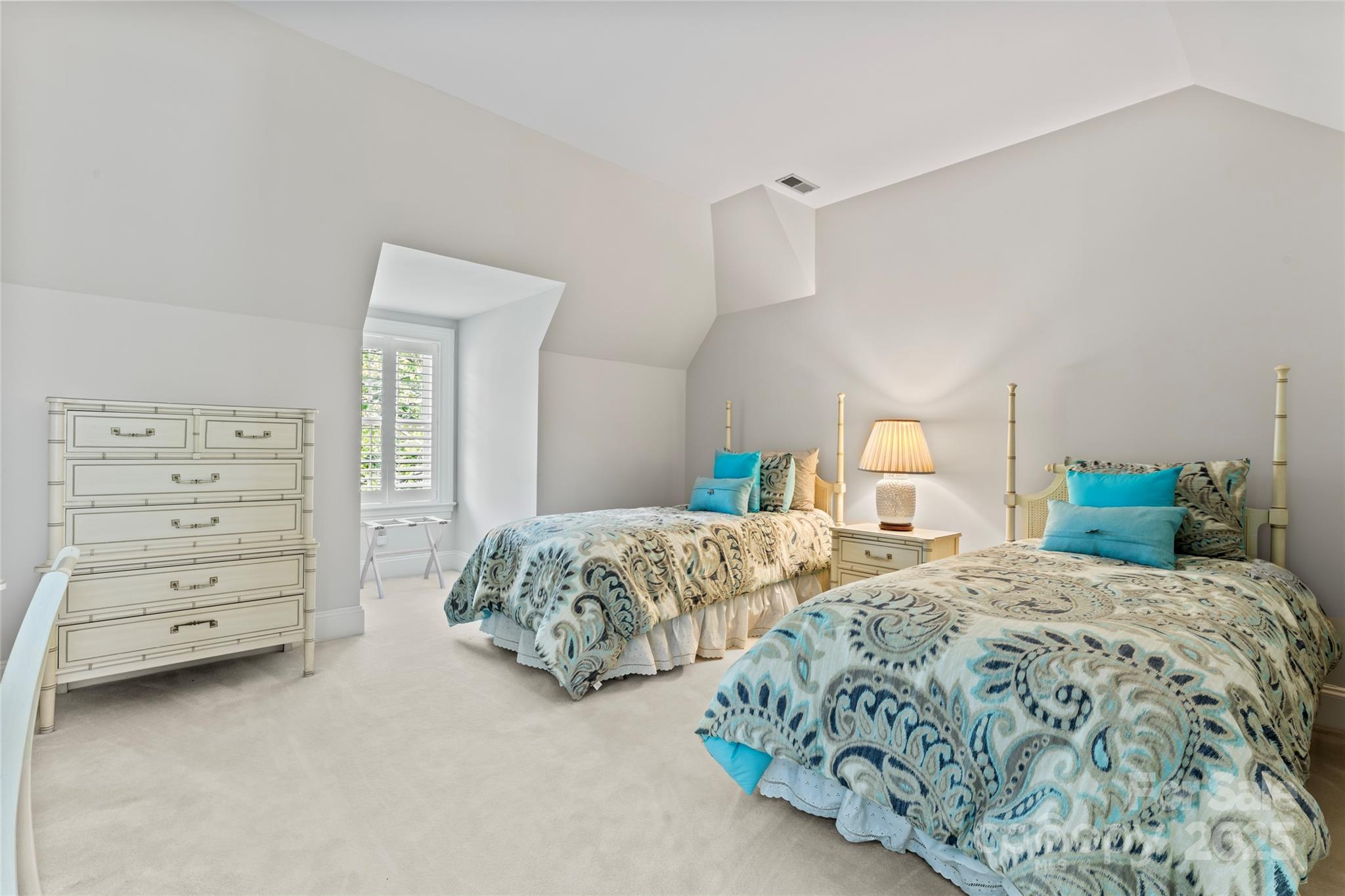 Seven Eagles - Residential