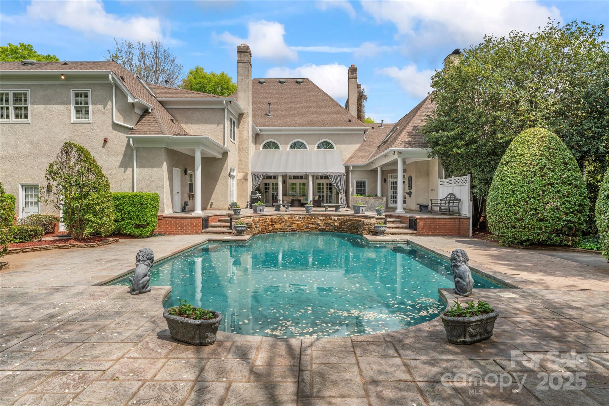 Seven Eagles - Residential