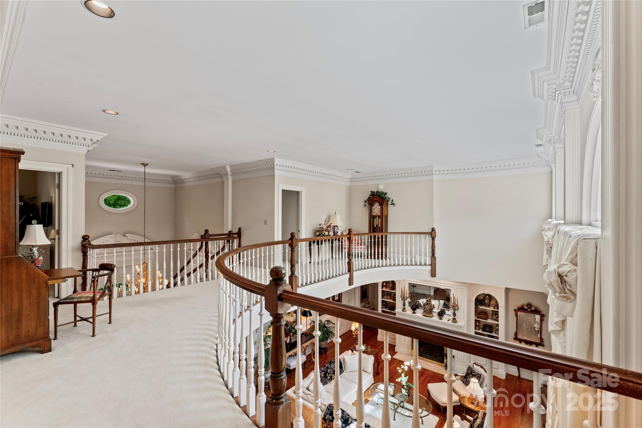 Seven Eagles - Residential