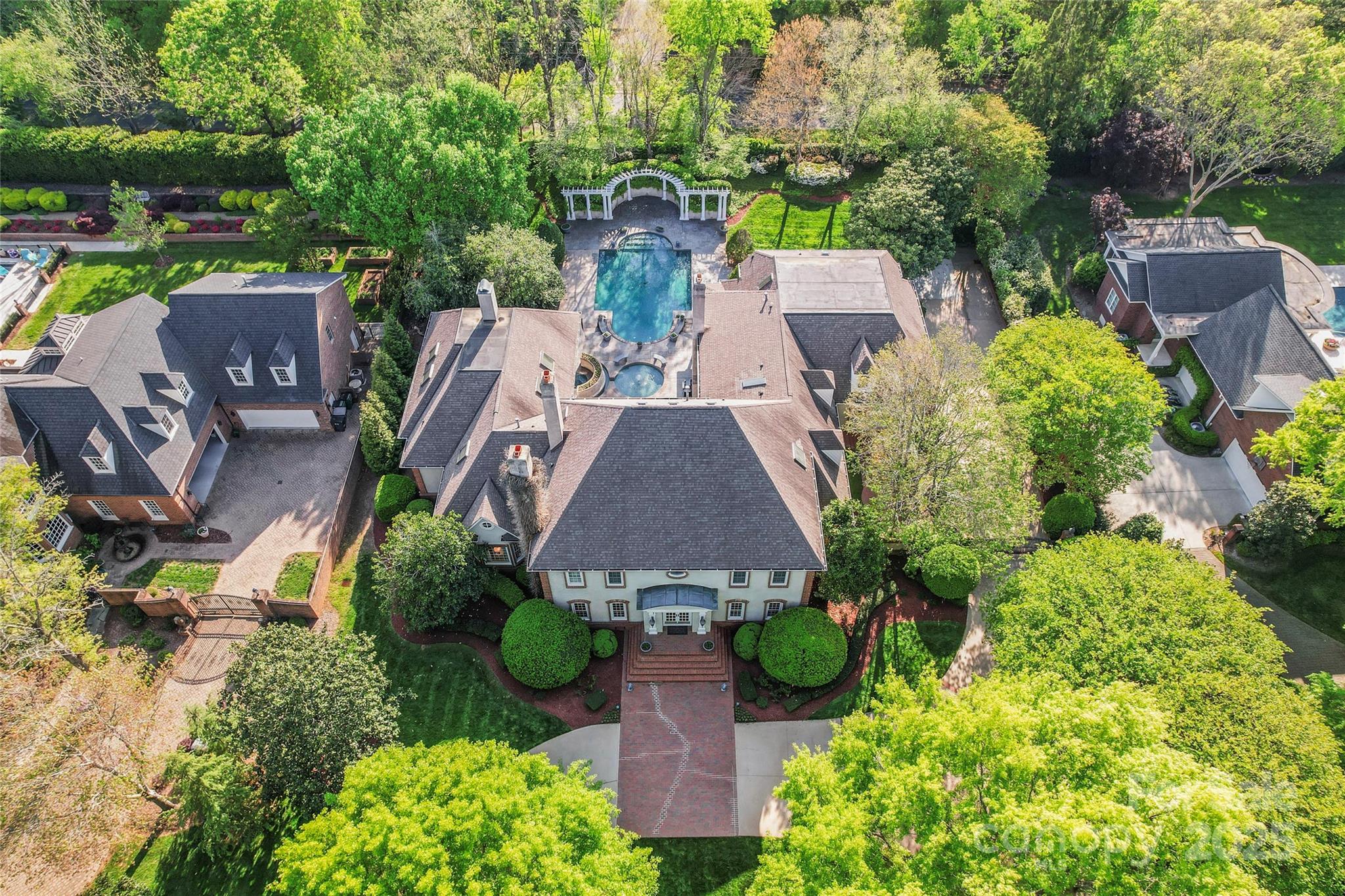 Seven Eagles - Residential