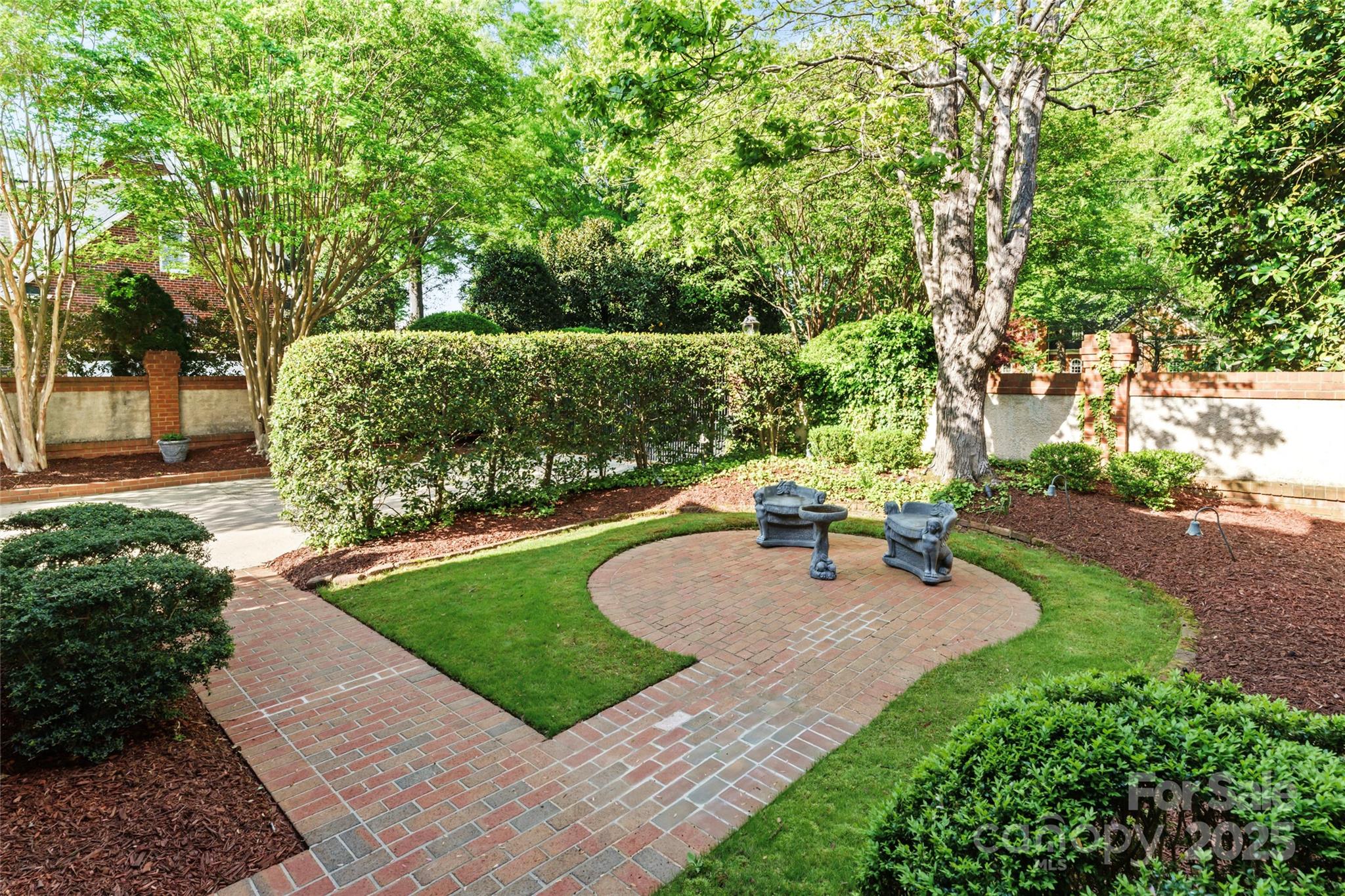 Seven Eagles - Residential