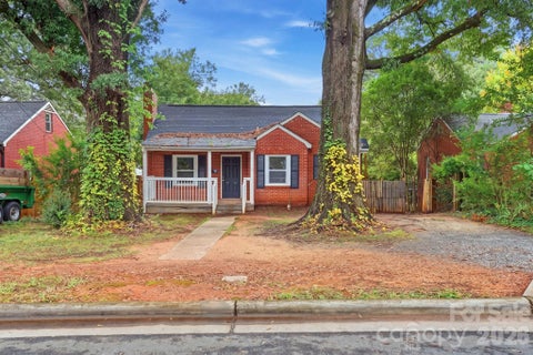 Photo of 3129 Mathis Drive, Charlotte, NC 28208 (MLS # 4428061)