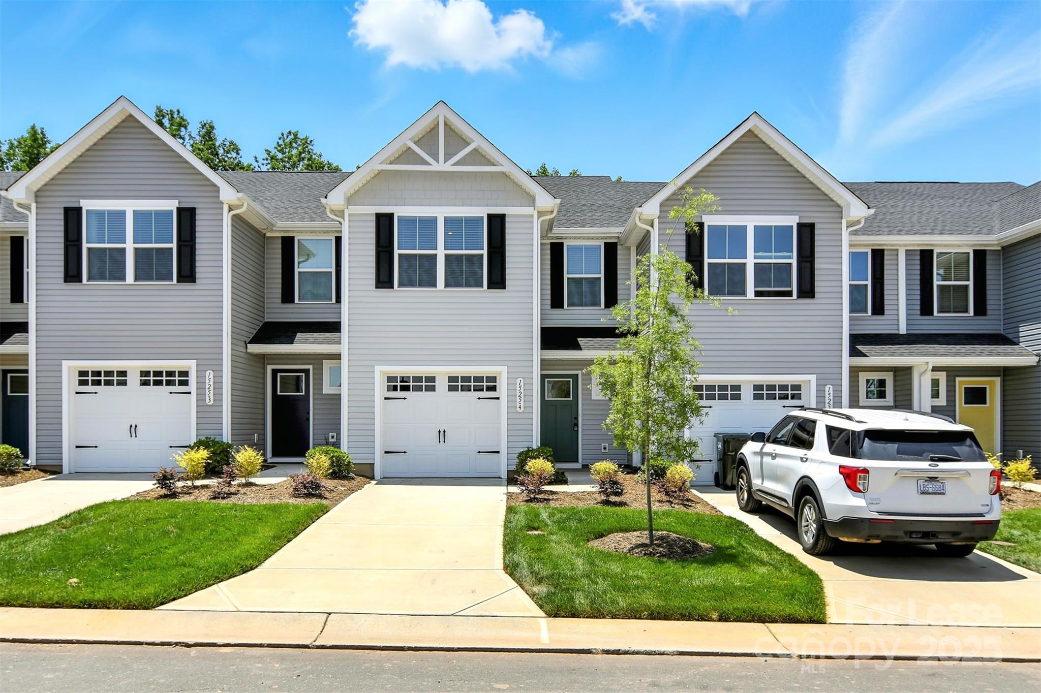 1525 39th Avenue Loop NE