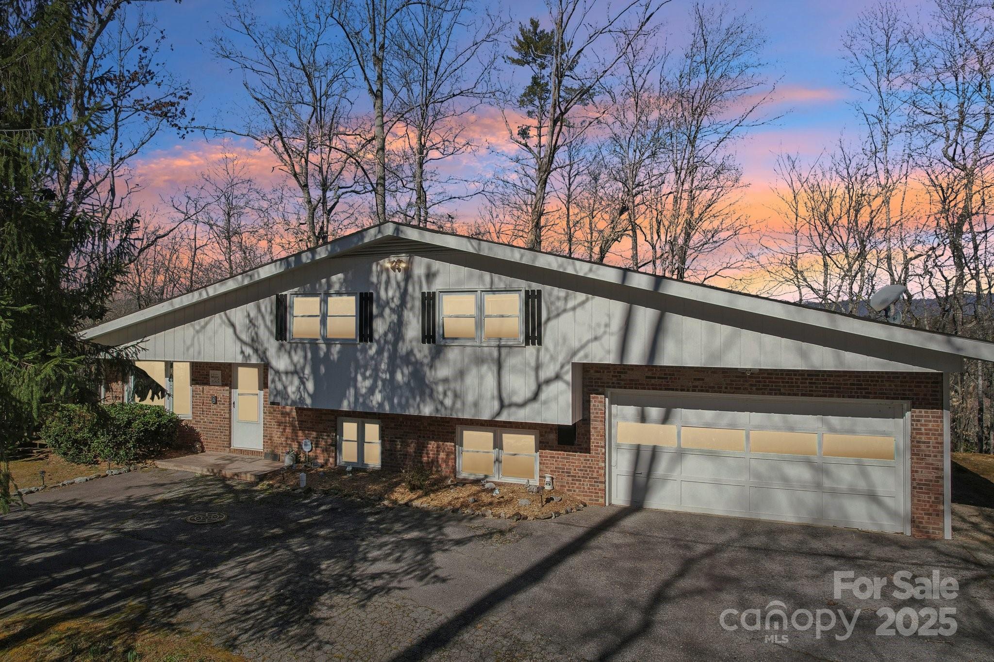 76 Royal Knoll Drive