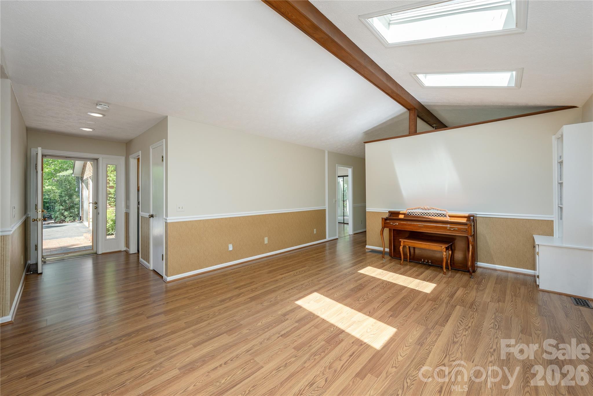4 Galax Lane
