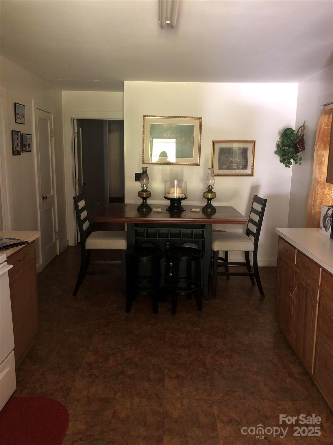 1217 Suttle Road