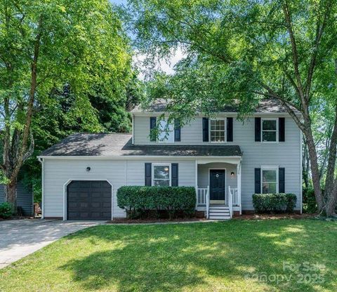 9513 Saddle Run Trail Charlotte NC 28269