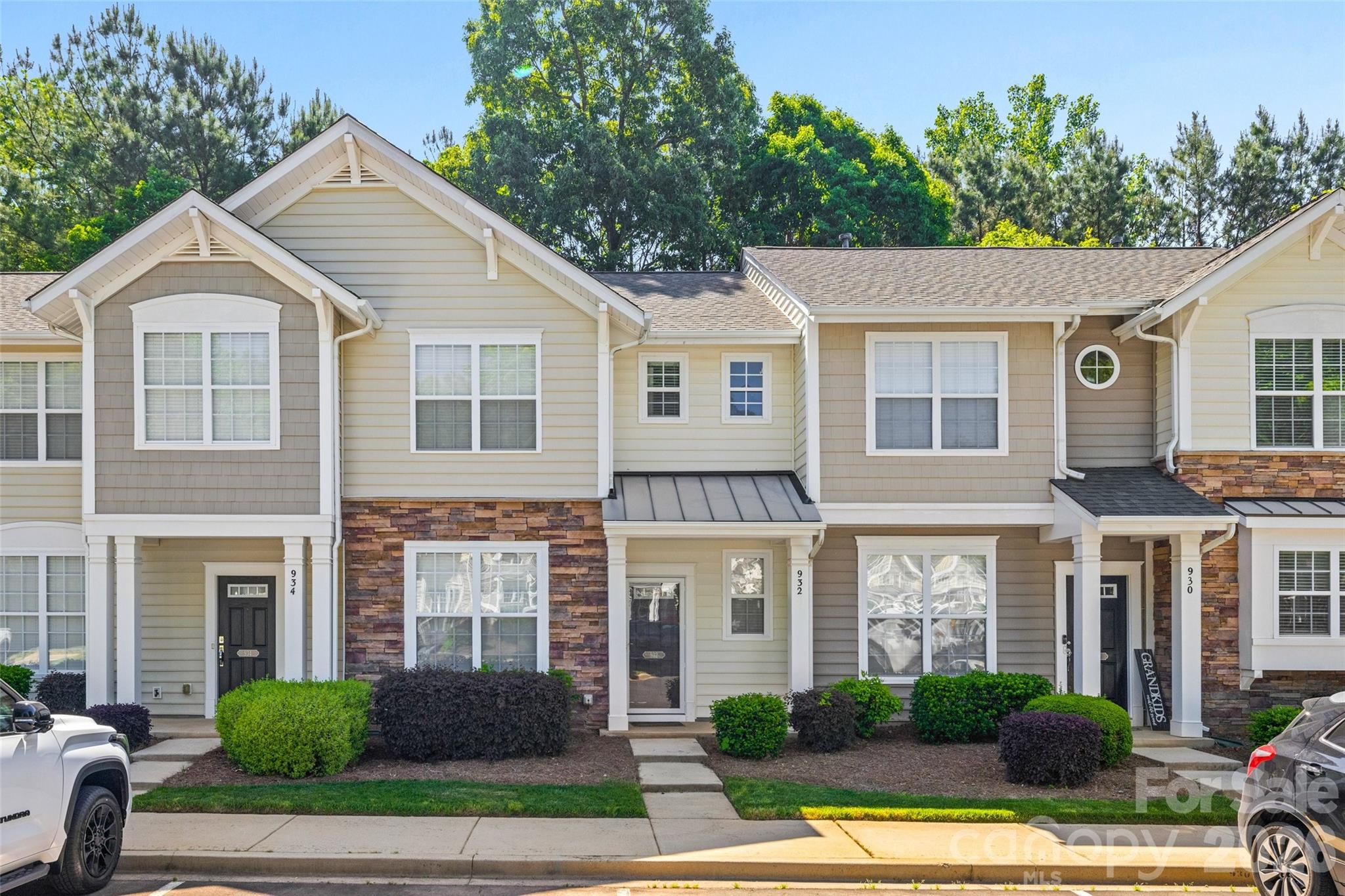 Ridge Pointe - Residential