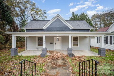 Photo of 305 S Gaston Street, Dallas, NC 28034 (MLS # 4327472)