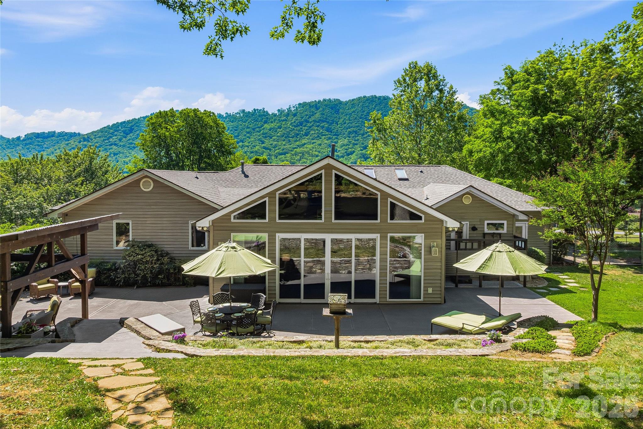 White Pine Circle - Residential