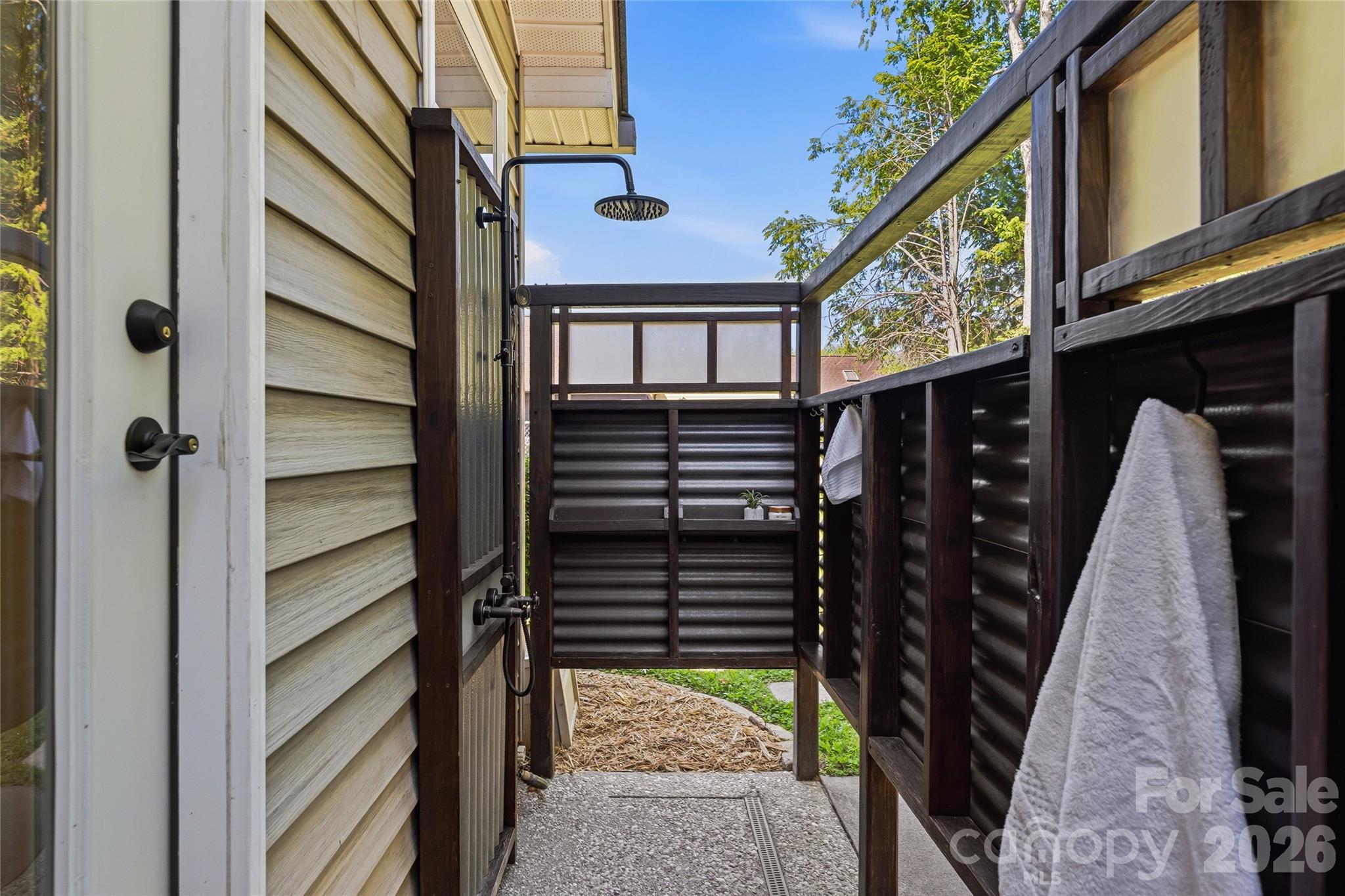 White Pine Circle - Residential