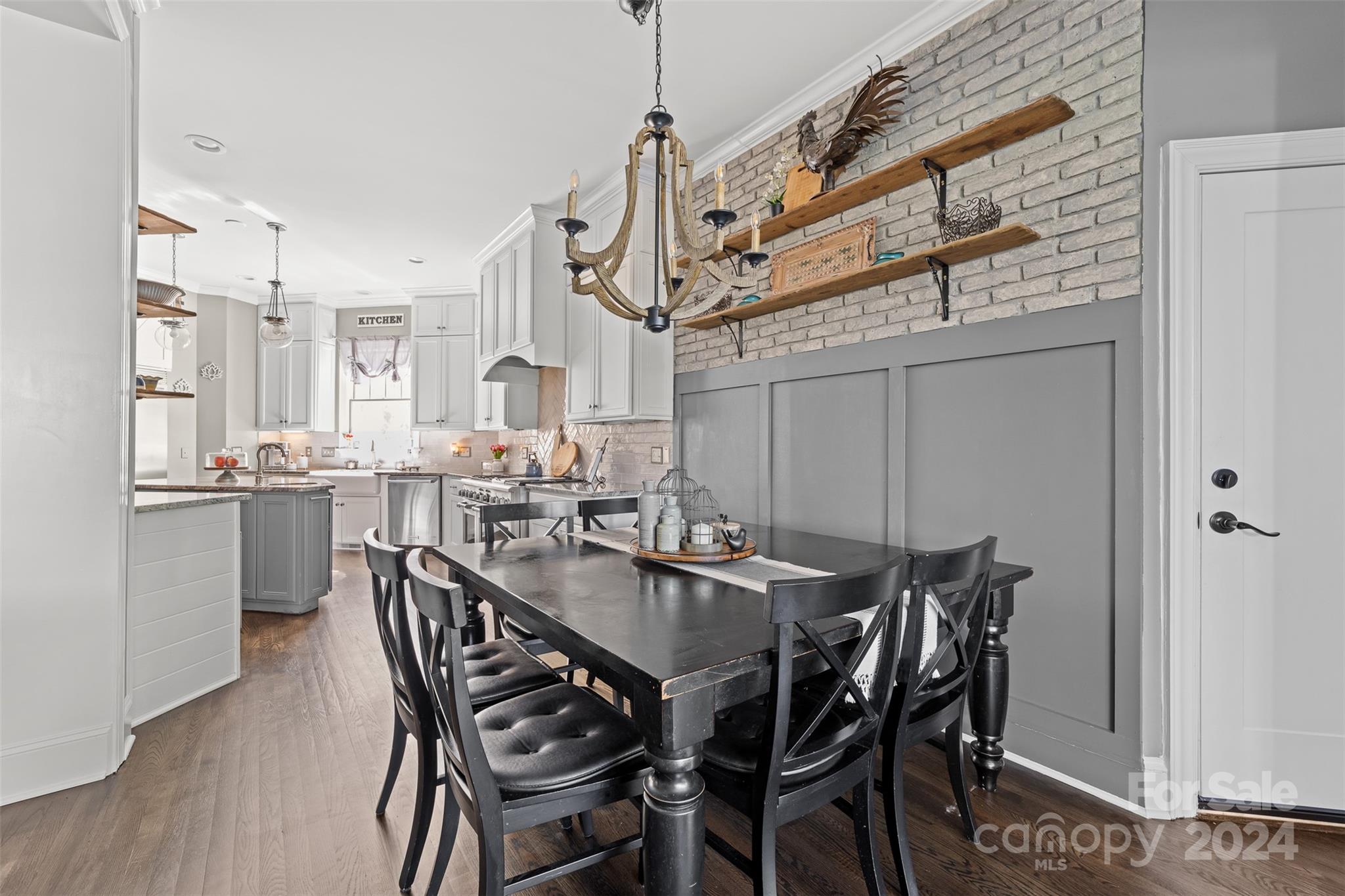 The Peninsula - Residential