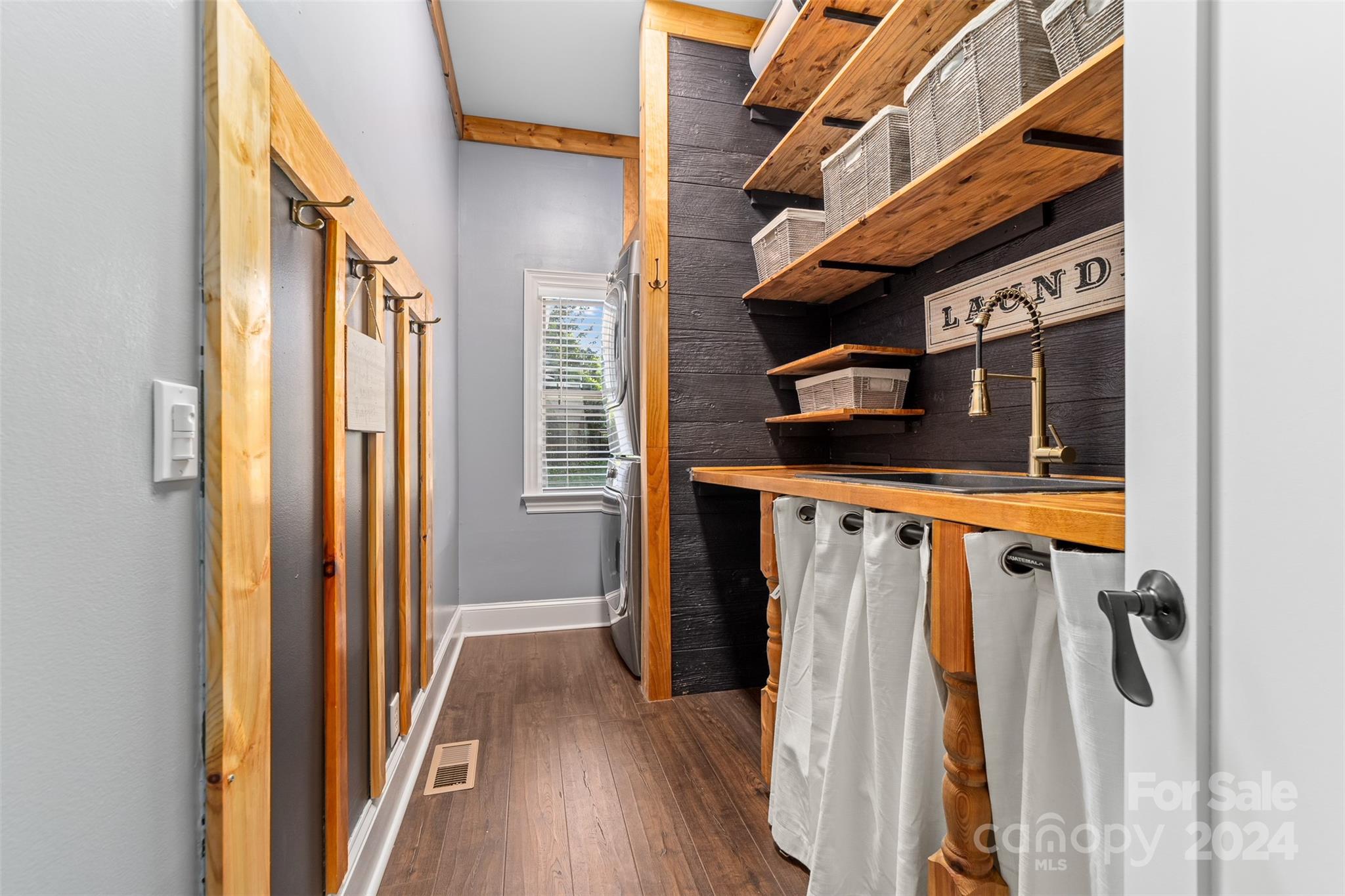 The Peninsula - Residential