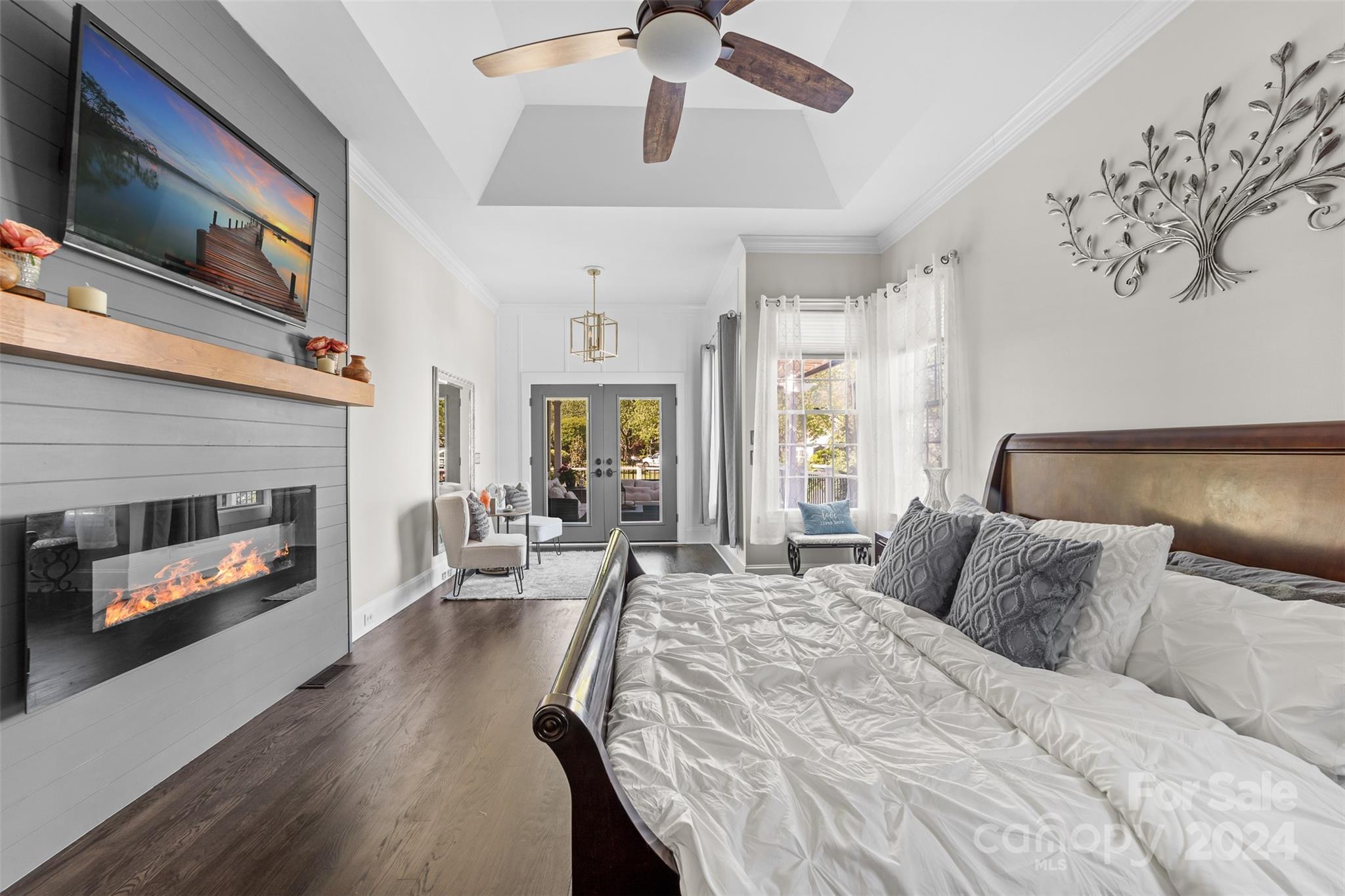 The Peninsula - Residential