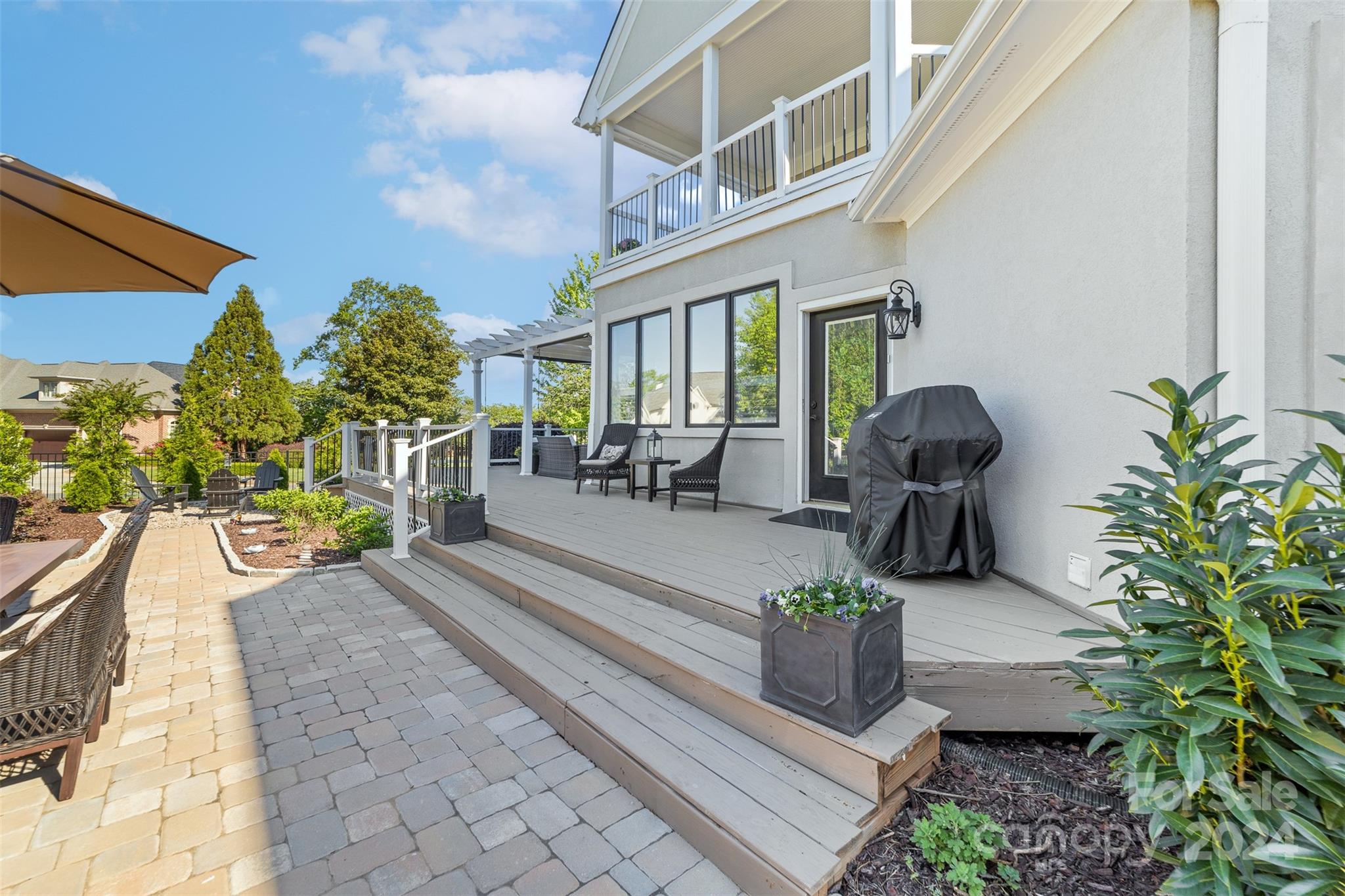 The Peninsula - Residential