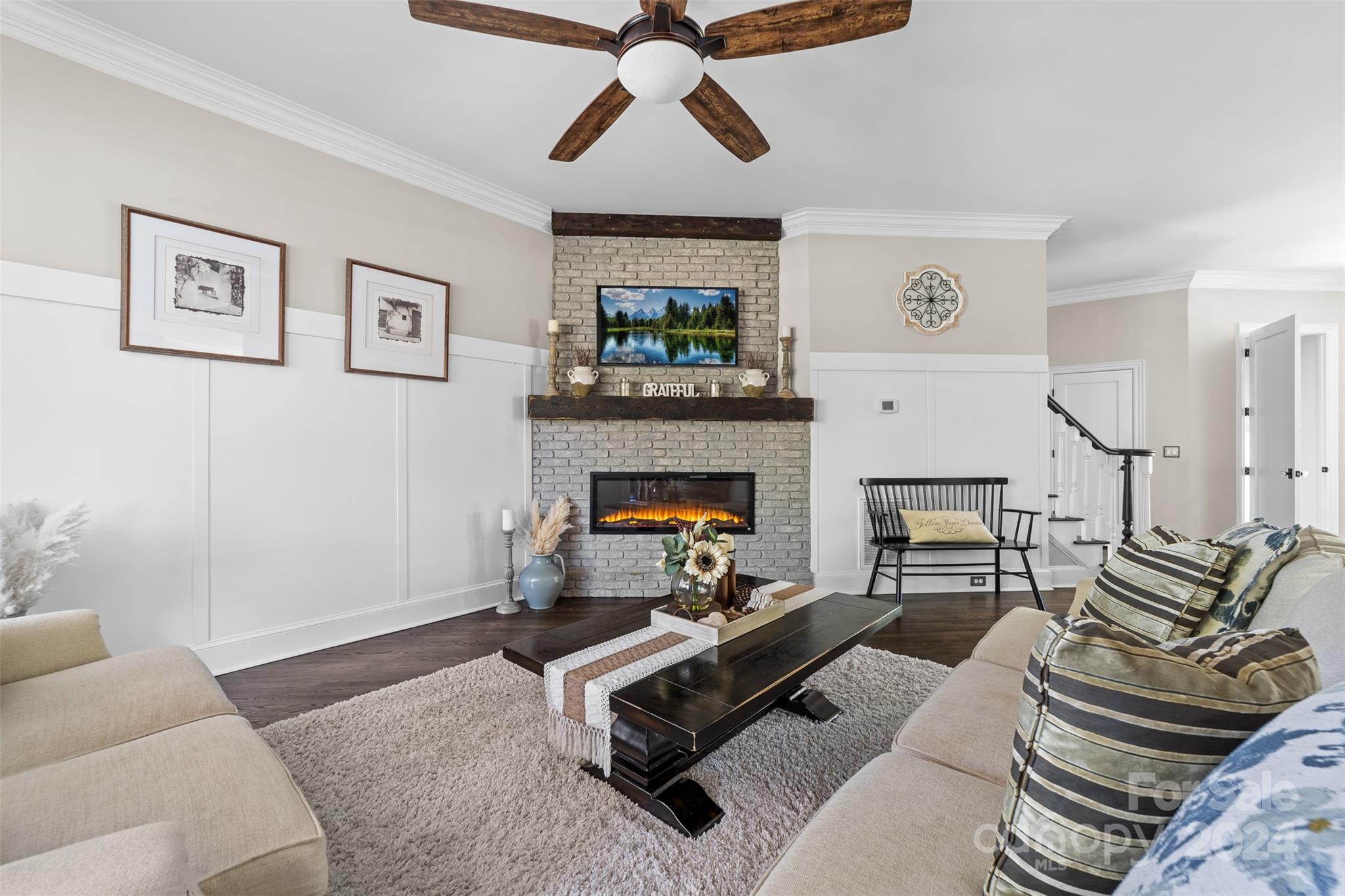 The Peninsula - Residential