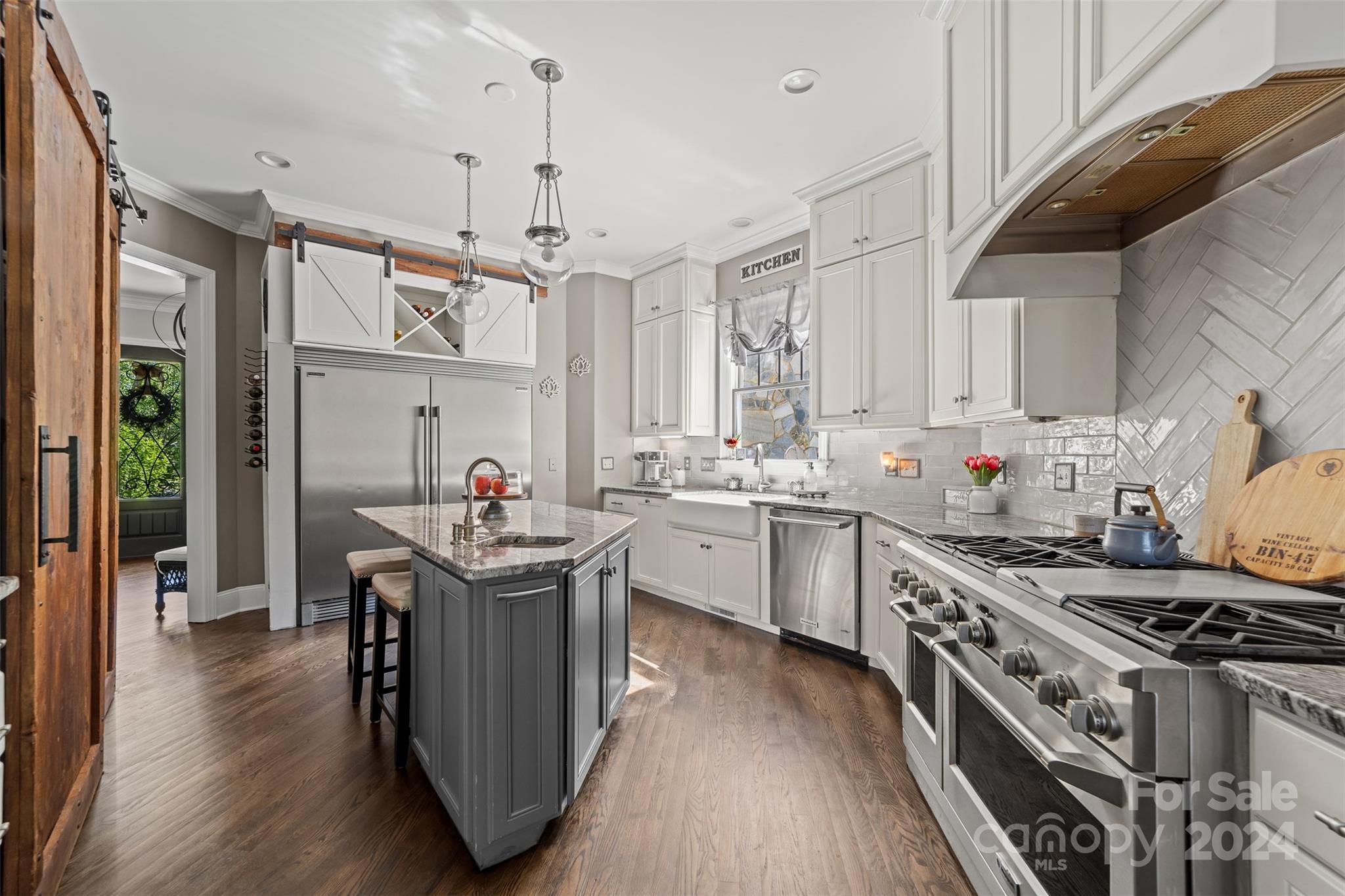 The Peninsula - Residential