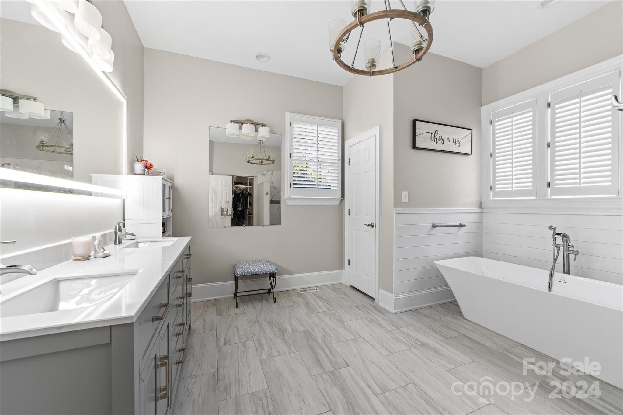 The Peninsula - Residential