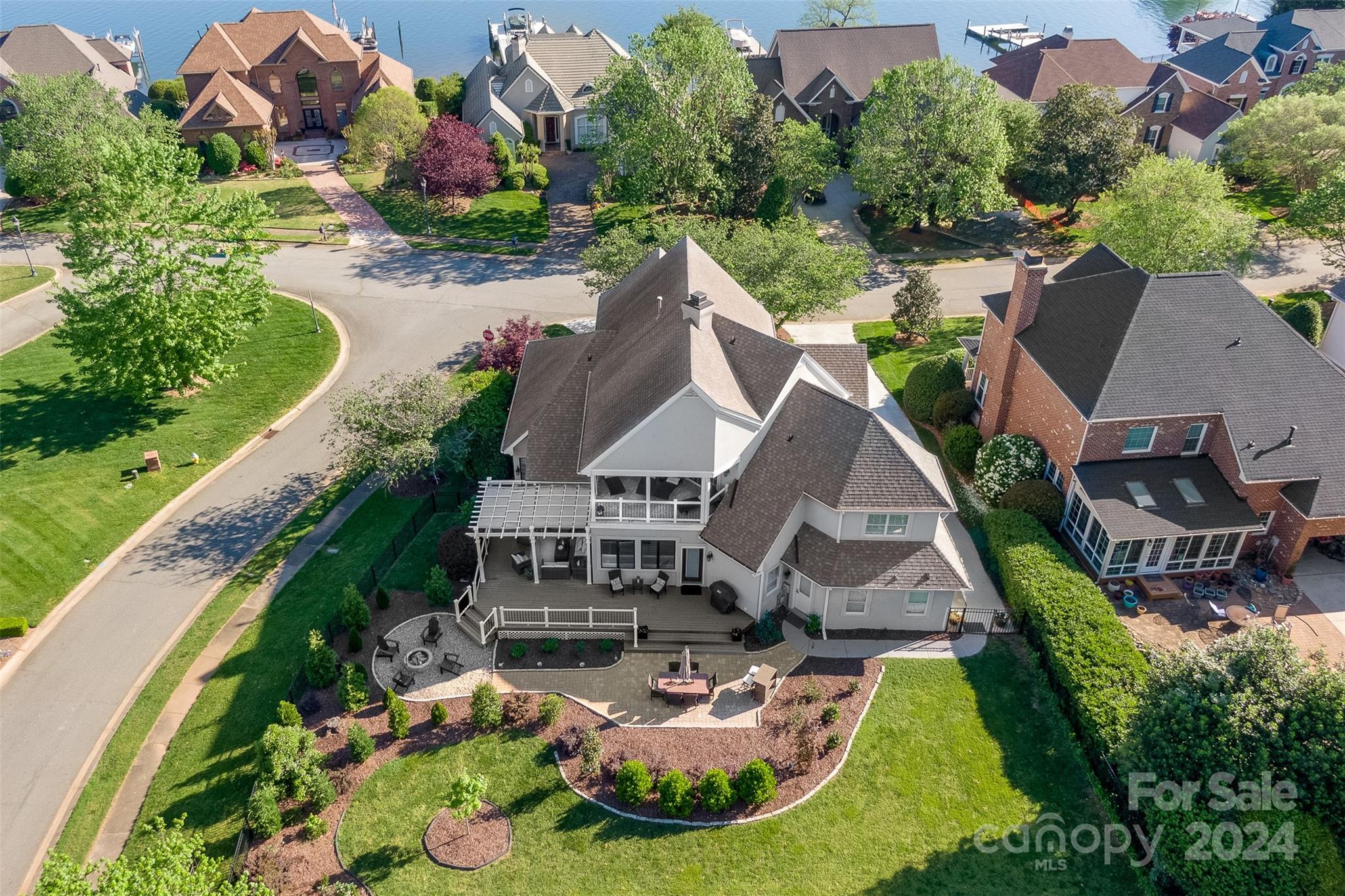 The Peninsula - Residential